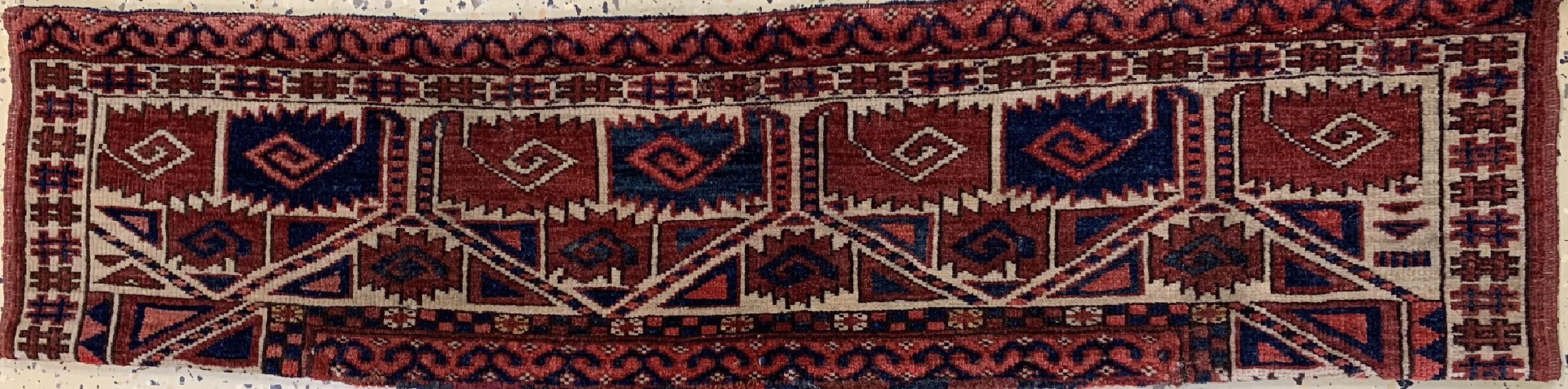 Detail c: Konvolut 4 Torba antik, Turkmenistan, um 1900, Wolle auf Wolle, ca. 117 x 30 cm, EHZ: 3-4