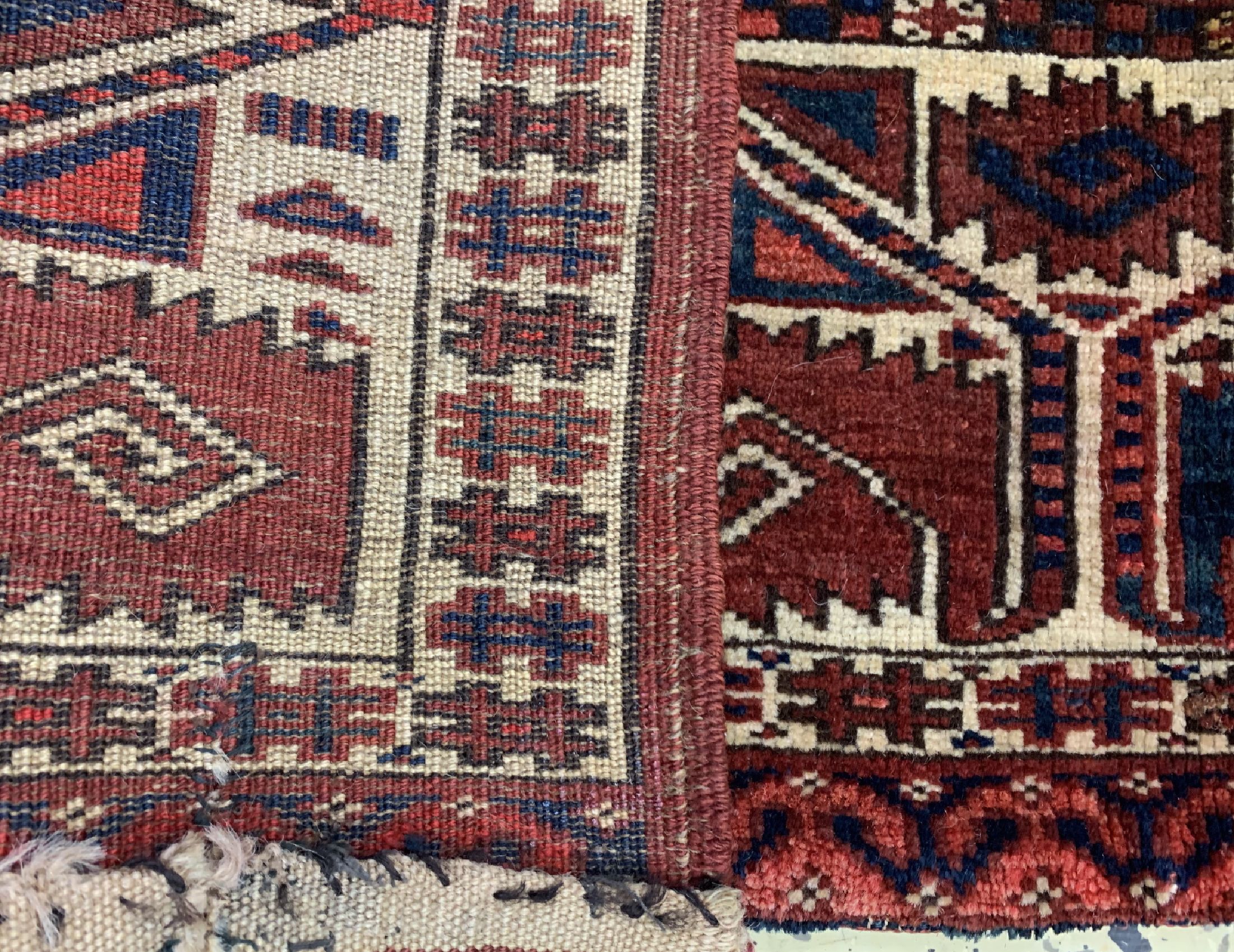 Detail d: Konvolut 4 Torba antik, Turkmenistan, um 1900, Wolle auf Wolle, ca. 117 x 30 cm, EHZ: 3-4