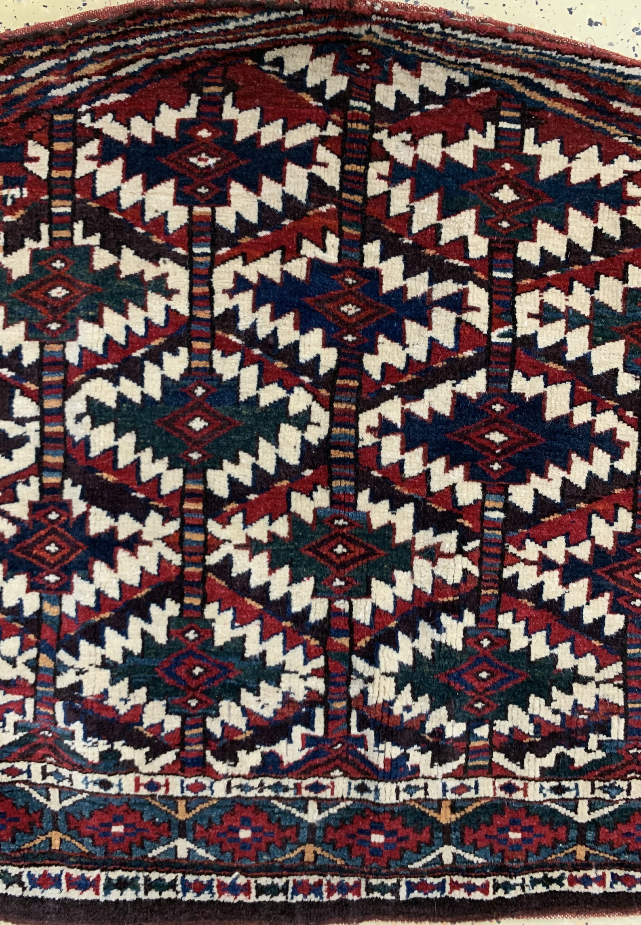 Detail a: Konvolut aus Beschir Djowal, ca. 160 x 44 cm , Kapunuk, ca. 136 x 75 cm, Yomud Asmalyk, ca 109 x 76 cm, Turkmenistan, um 1920-1940, Wolle auf Wolle, ...