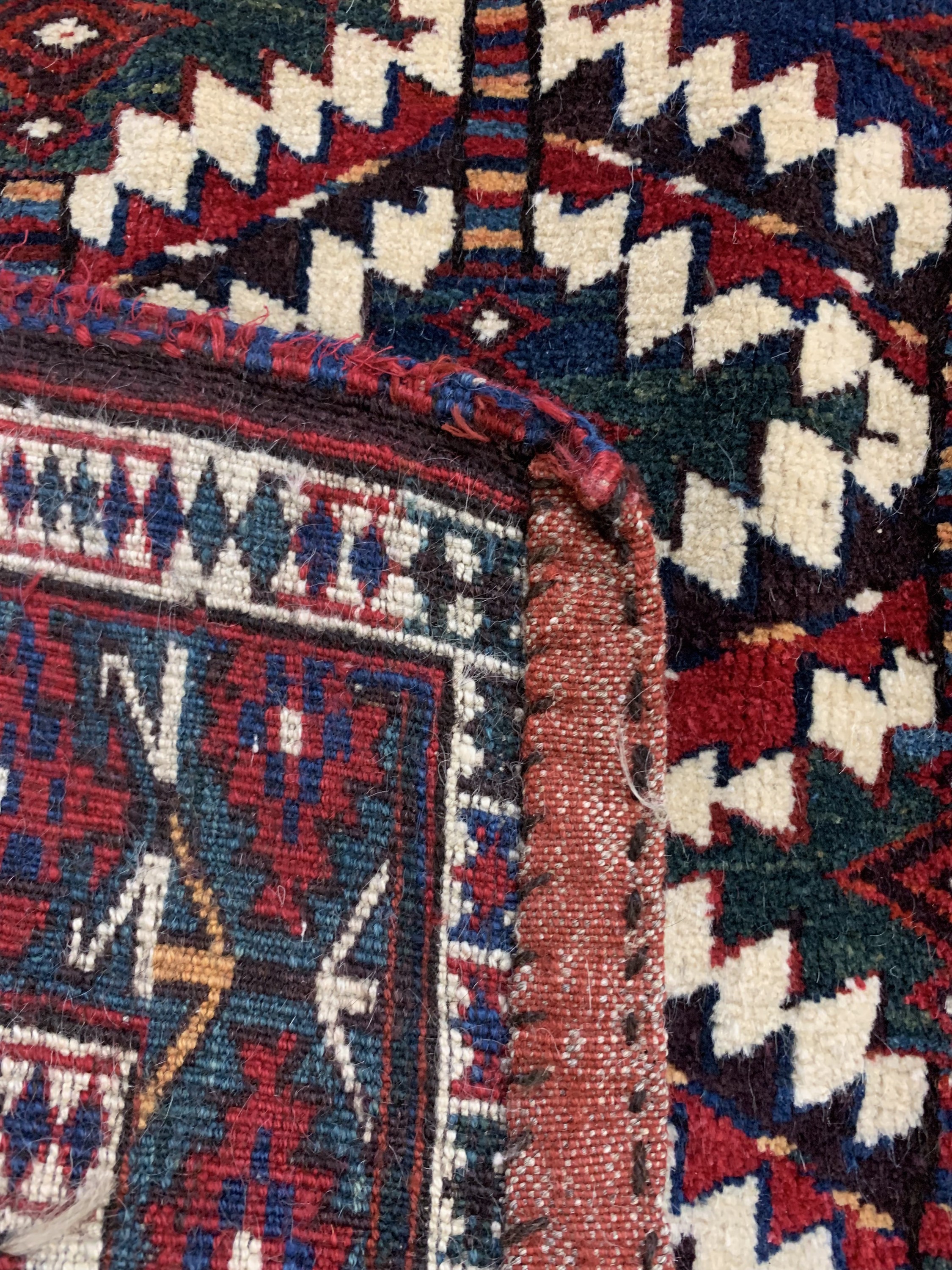Detail b: Konvolut aus Beschir Djowal, ca. 160 x 44 cm , Kapunuk, ca. 136 x 75 cm, Yomud Asmalyk, ca 109 x 76 cm, Turkmenistan, um 1920-1940, Wolle auf Wolle, ...