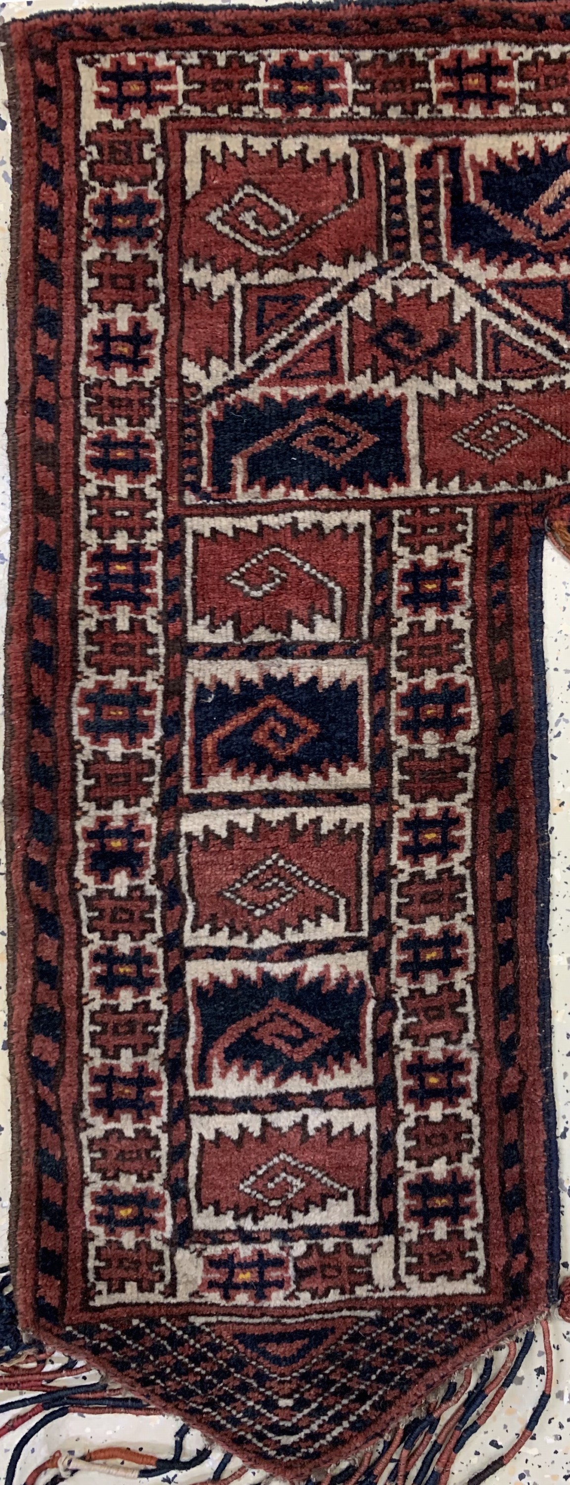 Detail d: Konvolut aus Beschir Djowal, ca. 160 x 44 cm , Kapunuk, ca. 136 x 75 cm, Yomud Asmalyk, ca 109 x 76 cm, Turkmenistan, um 1920-1940, Wolle auf Wolle, ...