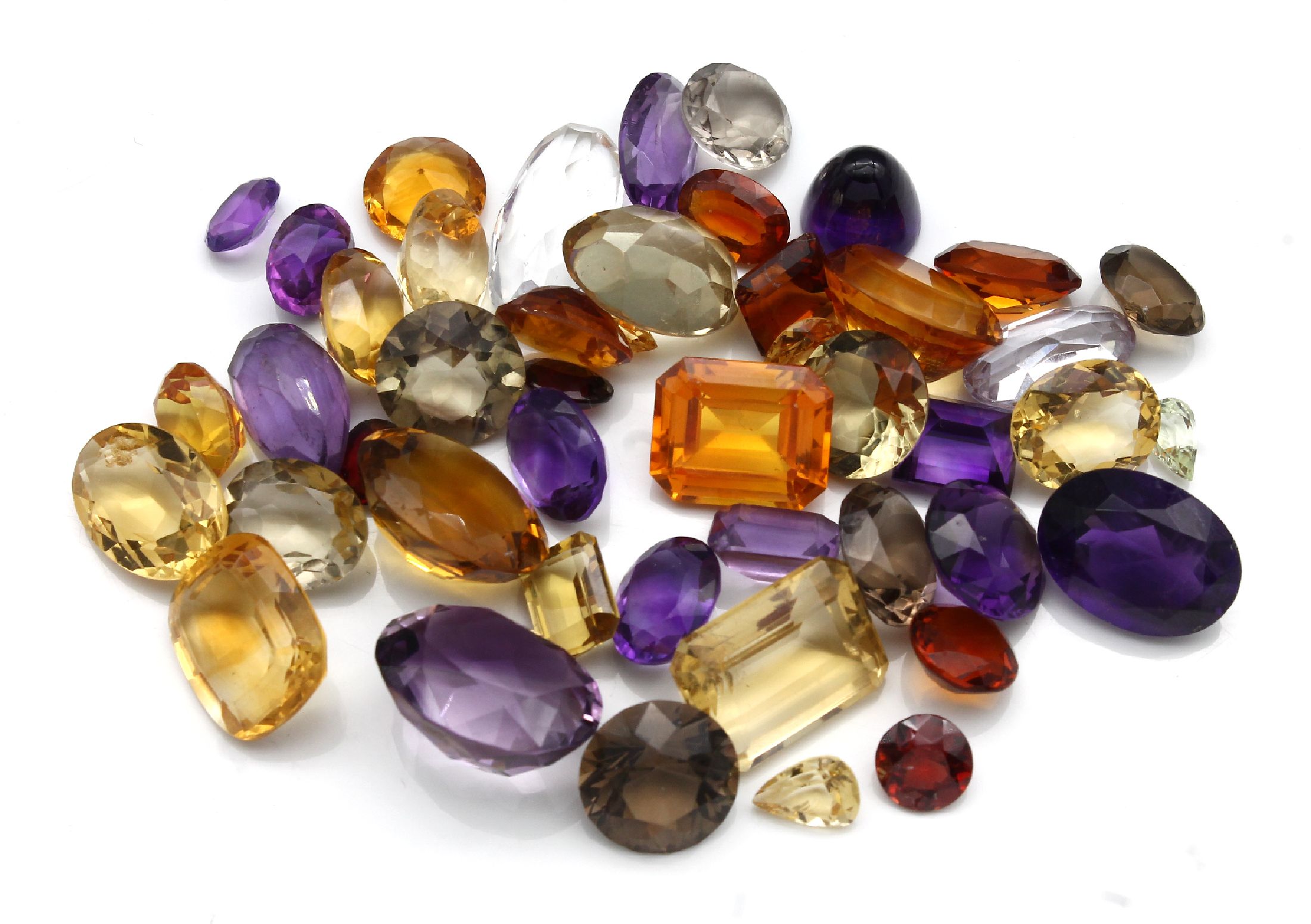 Lot lose Quarze, ca. 224.97 ct, u.a. Amethyst, Citrin und Rauchquarz, versch. Schliffformen und Größen