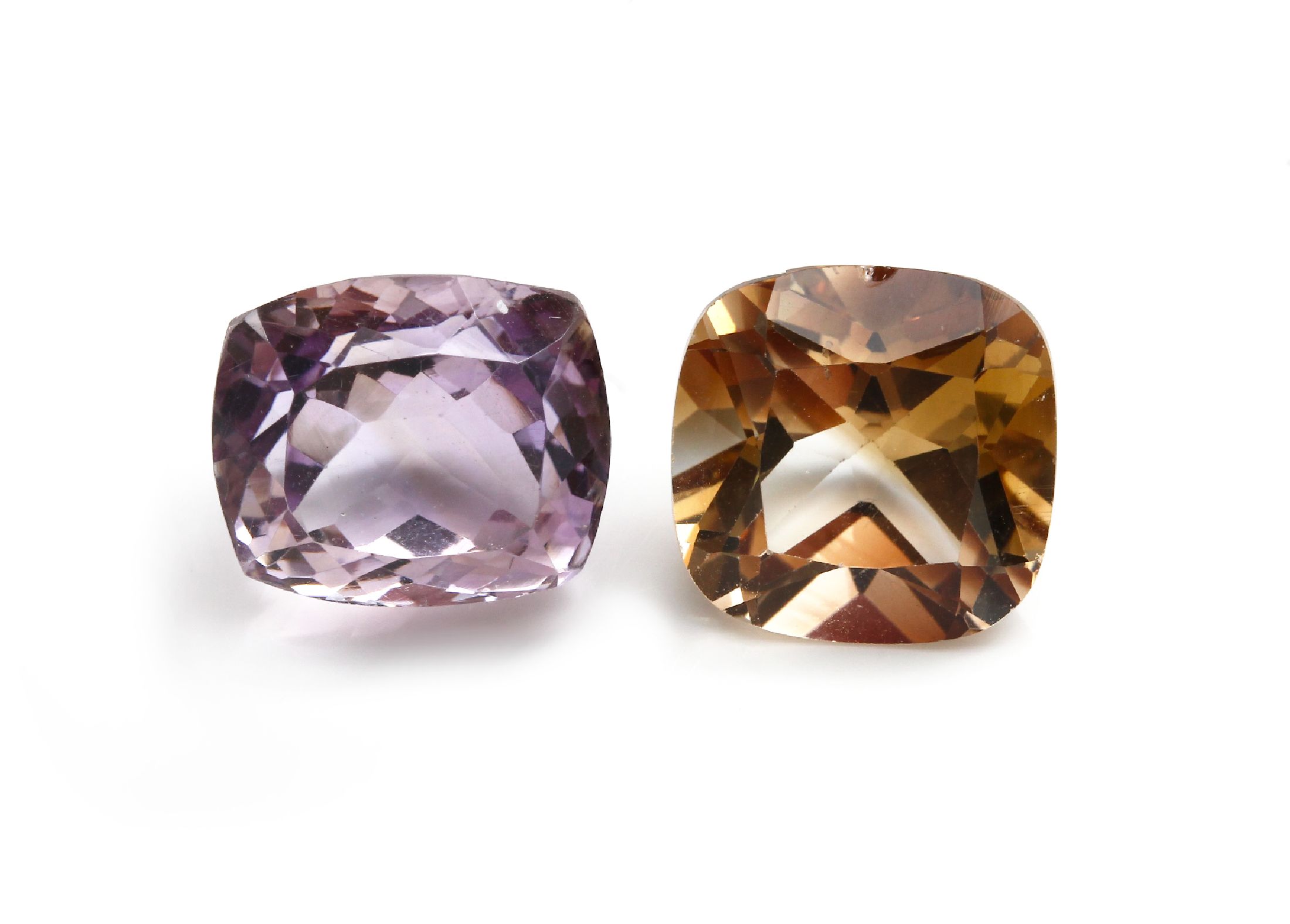 Detail a: Lot lose Farbsteine, ca. 121.33 ct, u.a. Kunzit, Rubin und Topas beh.), versch. Schliffformen und Größen