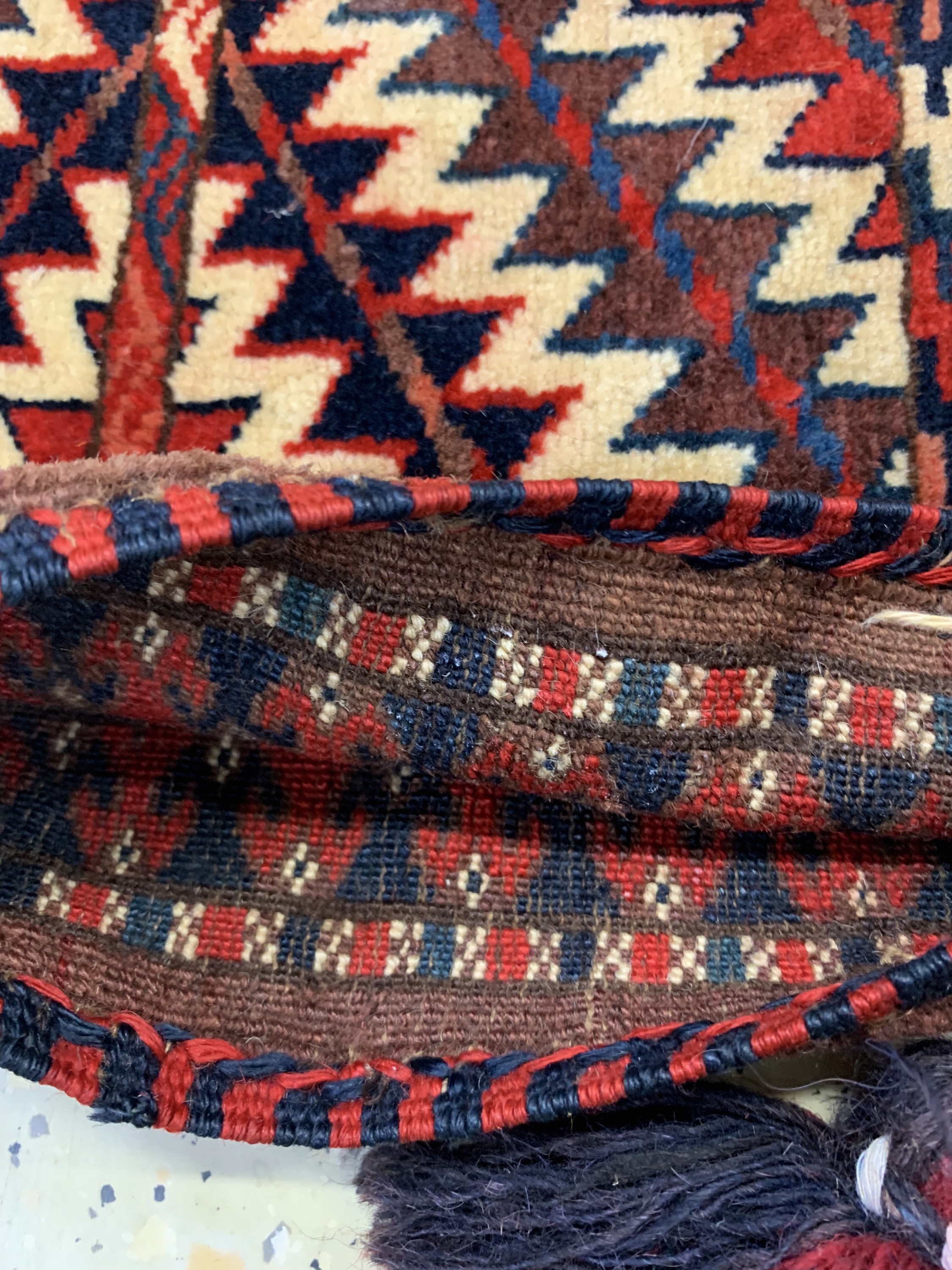 Detail d: Konvolut 3 Okbasch, Turkmenistan, um 1920/1930, Wolle auf Wolle, ca. 63 x 42 cm, EHZ: 3-4