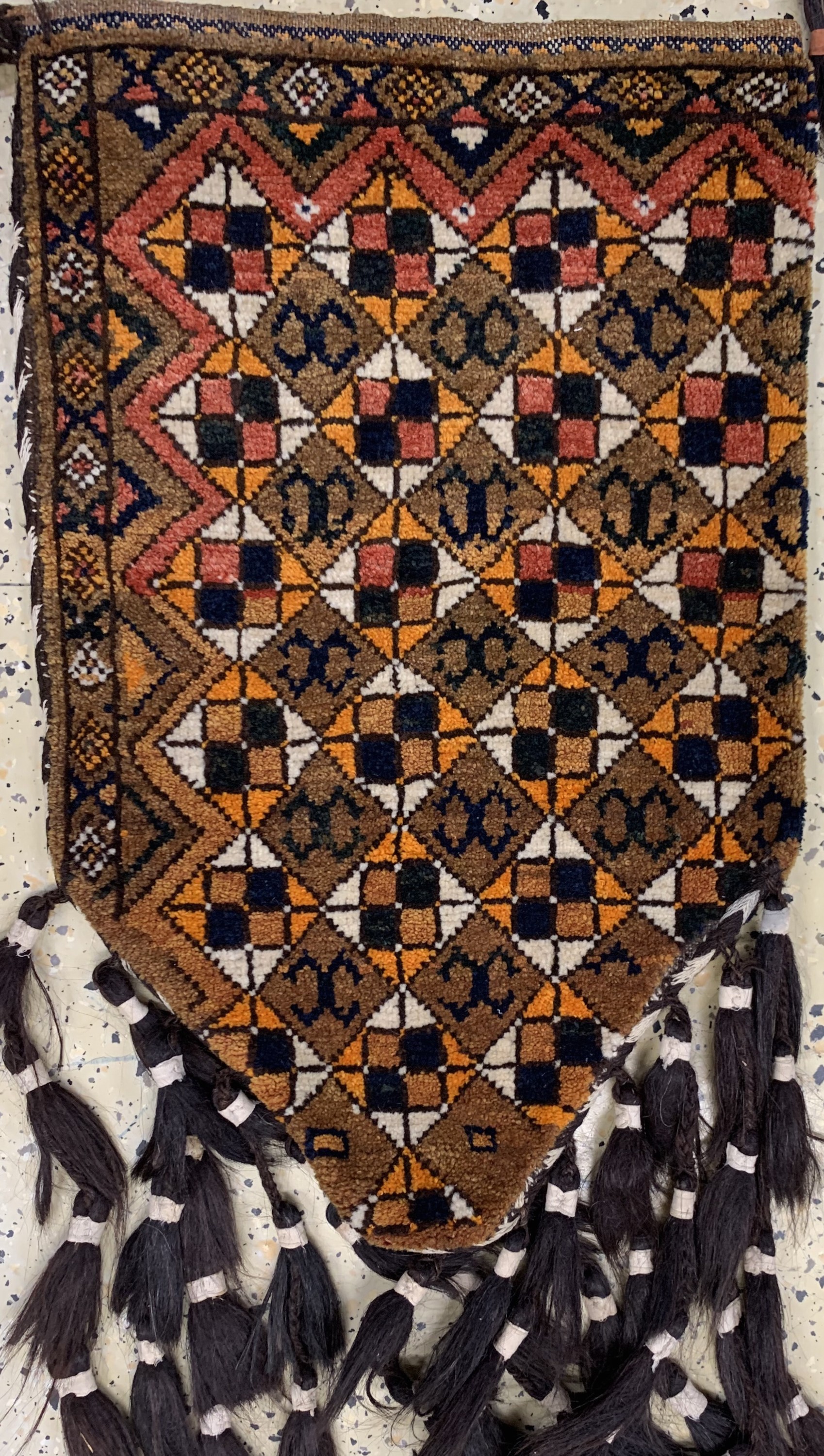 Detail e: Konvolut 3 Okbasch, Turkmenistan, um 1920/1930, Wolle auf Wolle, ca. 63 x 42 cm, EHZ: 3-4