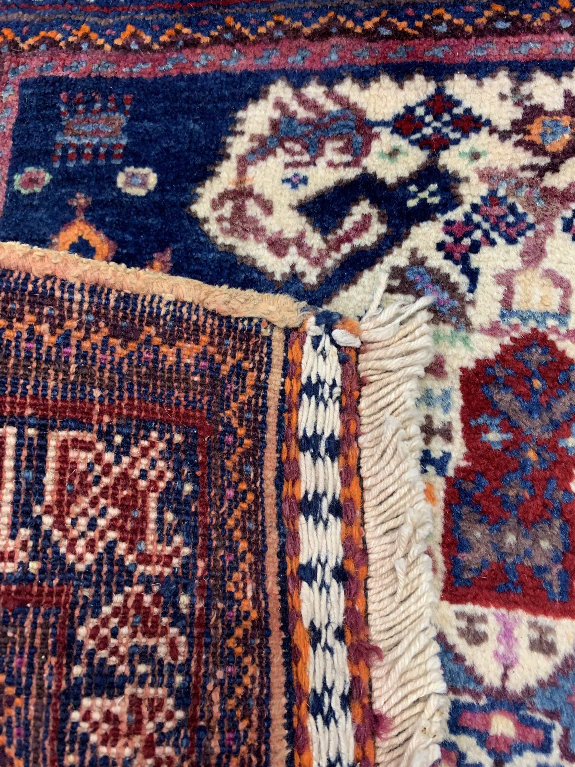 Detail d: Konvolut aus Taschenfront & Doppeltaschen, Persien, um 1920/1930, Wolle auf Baumwolle, ca. 117 x 70 cm, EHZ: 2-3