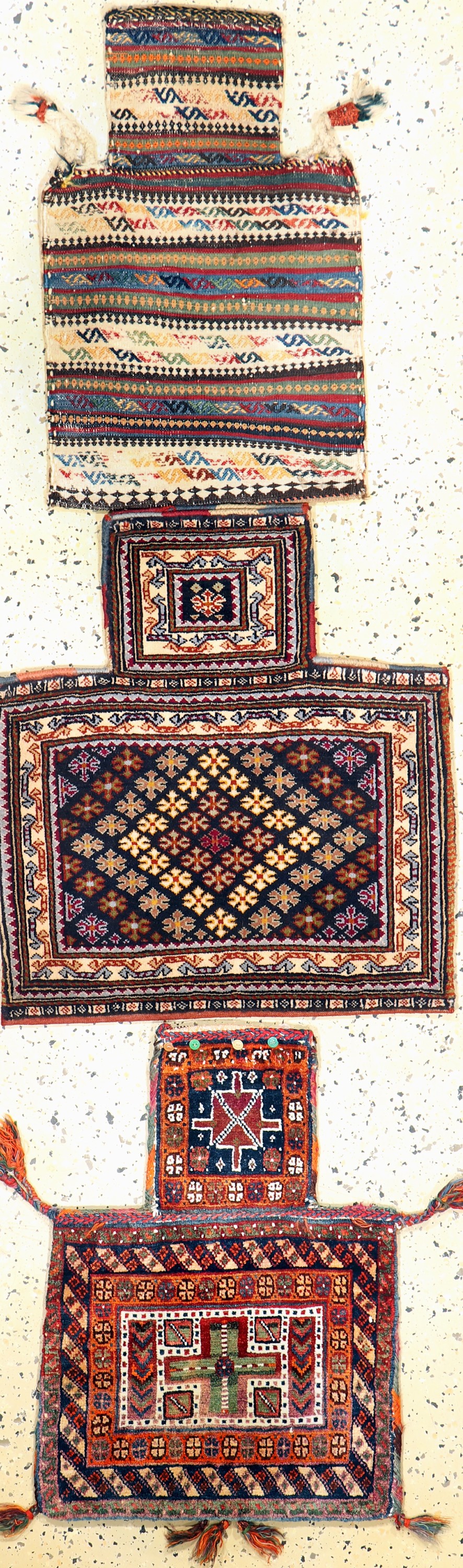 Konvolut 3 Salztaschen, Persien, um 1930/1940, Wolle auf Wolle, ca. 65 x 58 cm, EHZ: 2