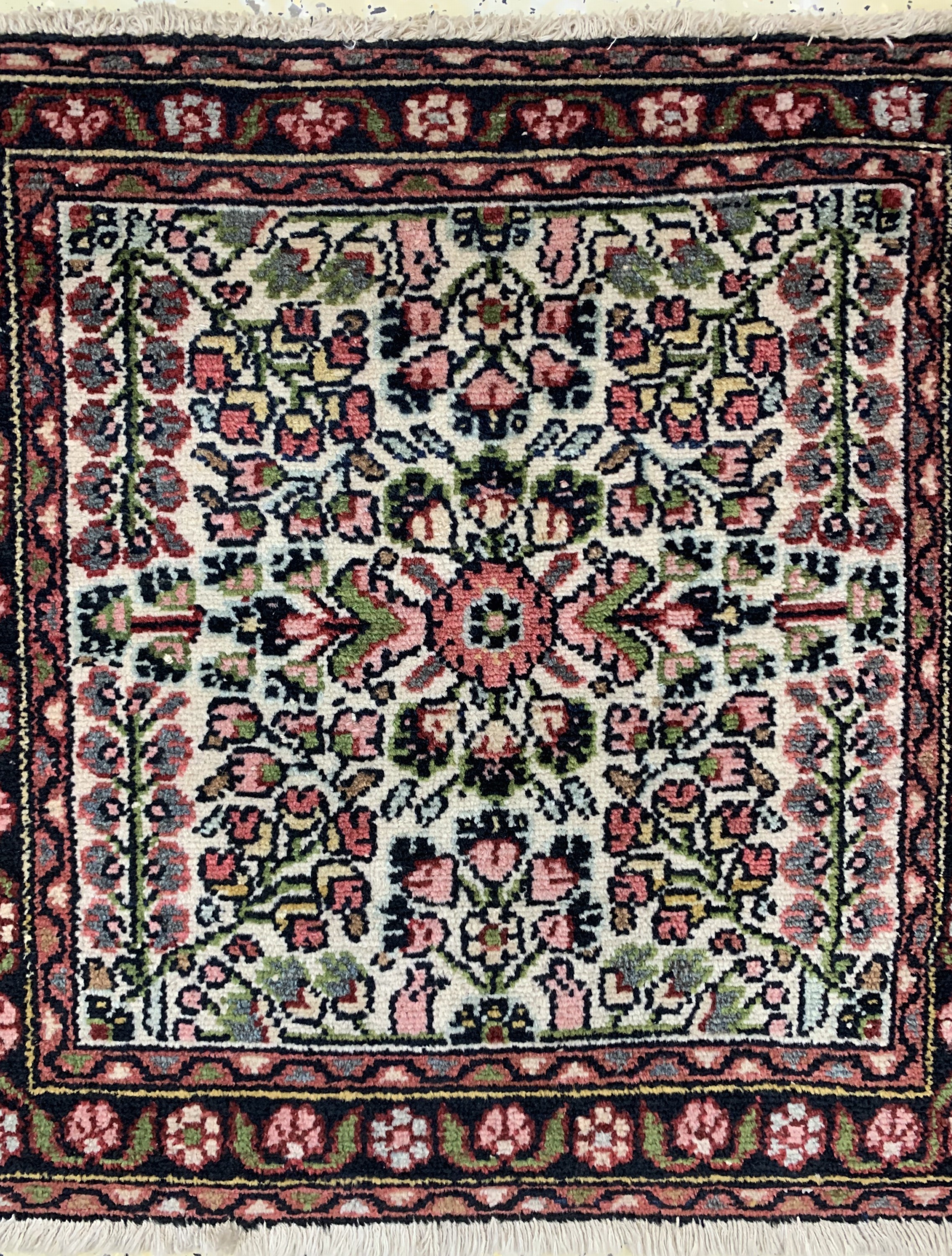 Detail g: Konvolut aus 8 Poschti & Taschenfront, Persien, um 1920/1940, Wolle auf Wolle & Baumwolle, ca. 60 x 55 cm, EHZ: 3