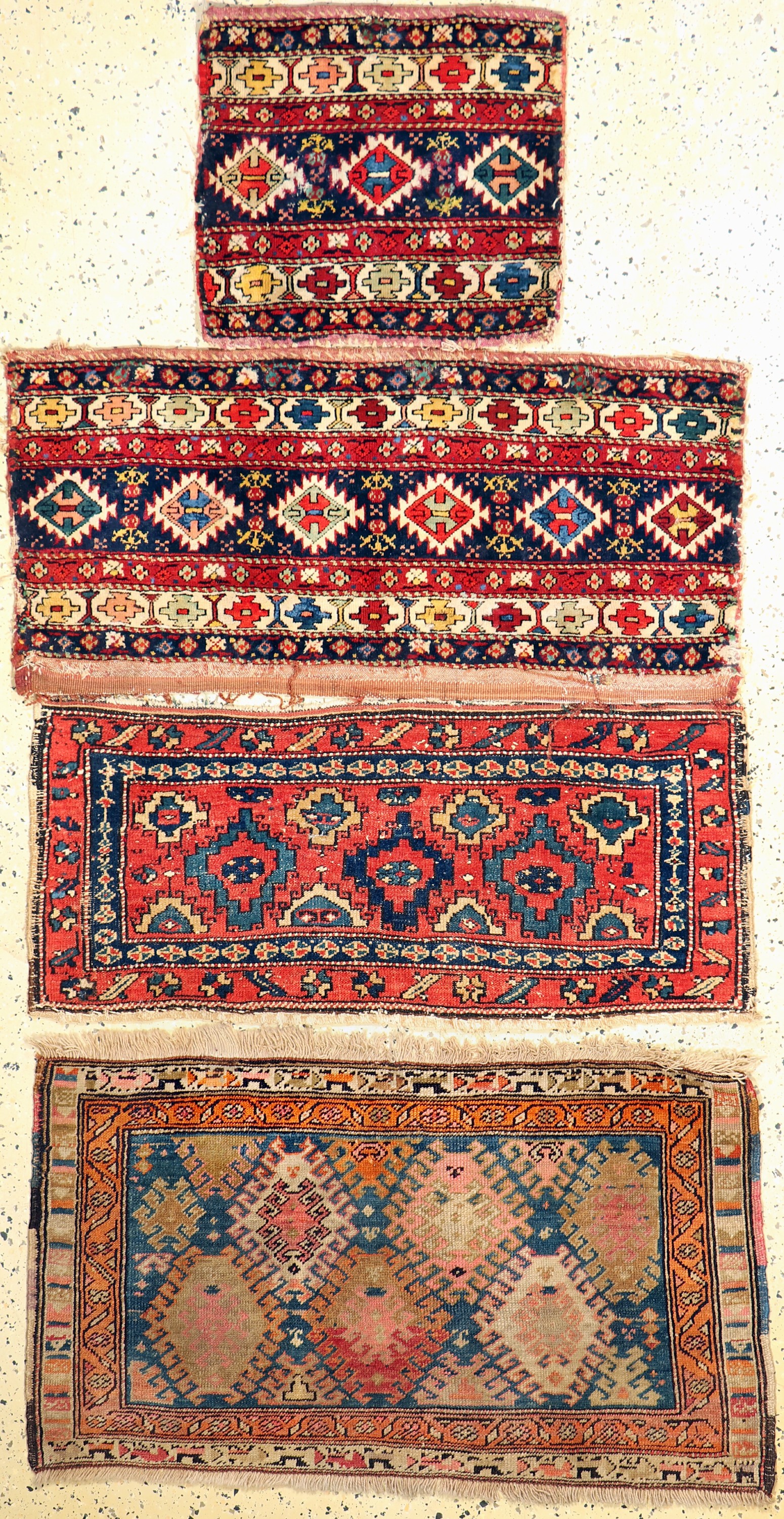 4 Shahsawan Mafraschteile, Persien, um 1900, Wolle auf Wolle, ca. 111 x 62 cm, EHZ: 3-4