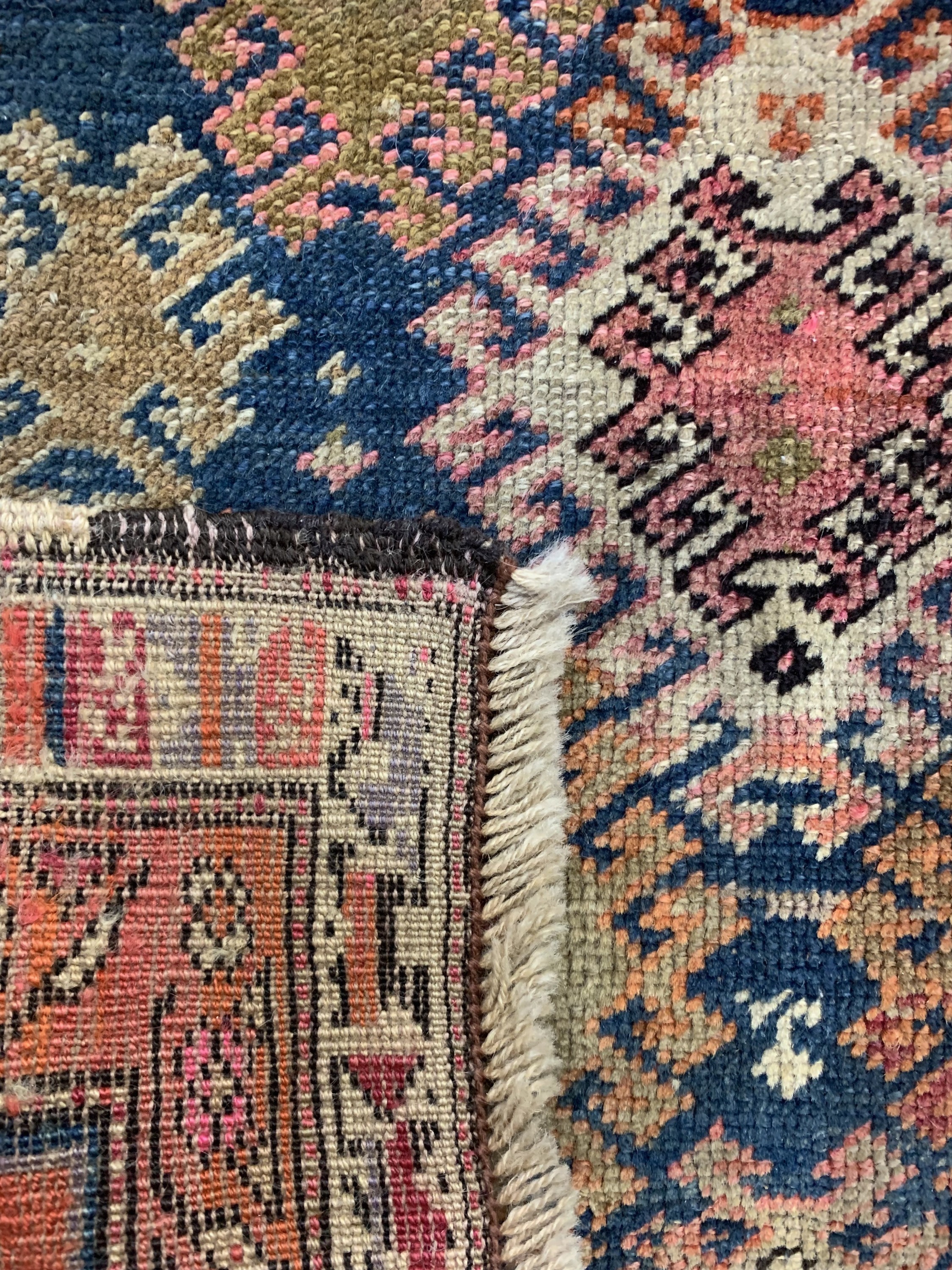 Detail b: 4 Shahsawan Mafraschteile, Persien, um 1900, Wolle auf Wolle, ca. 111 x 62 cm, EHZ: 3-4