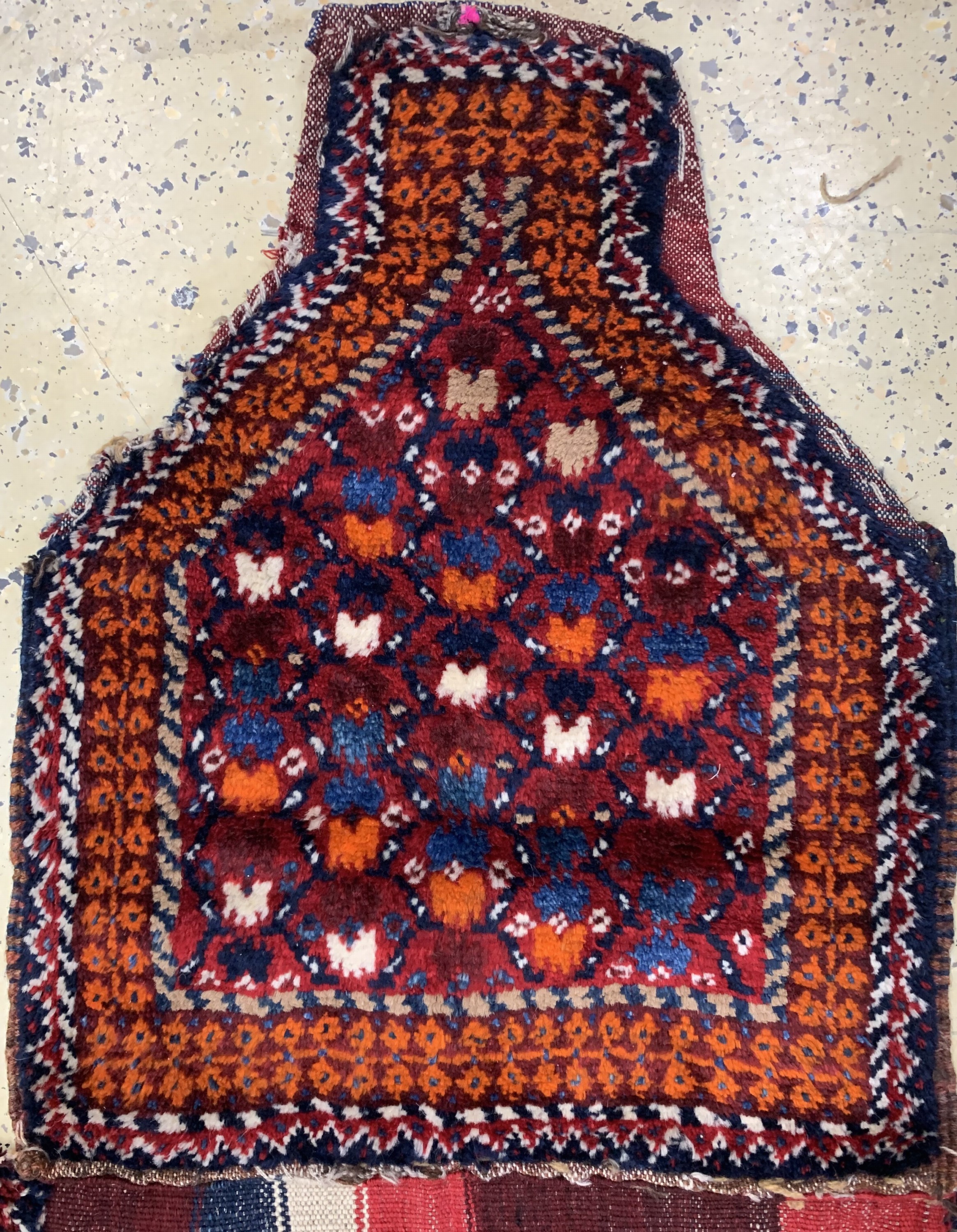 Detail d: Mafrash geöffnet , Ghaschgai, Persien, um 1960, Wolle auf Wolle, ca. 107 x 65 x 65 cm,EHZ: 1-2(geknüpft).