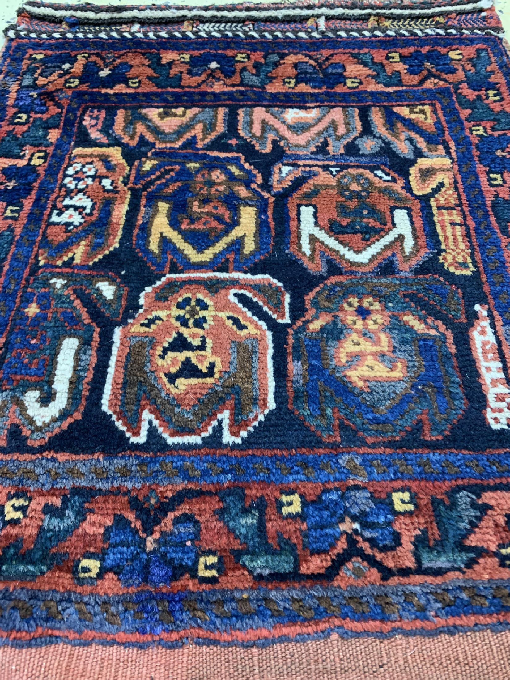 Detail c: Offene Afshar-Tasche antik, Persien, 19.Jhf, Wolle auf Wolle, ca. 56 x 50 cm, EHZ: 2