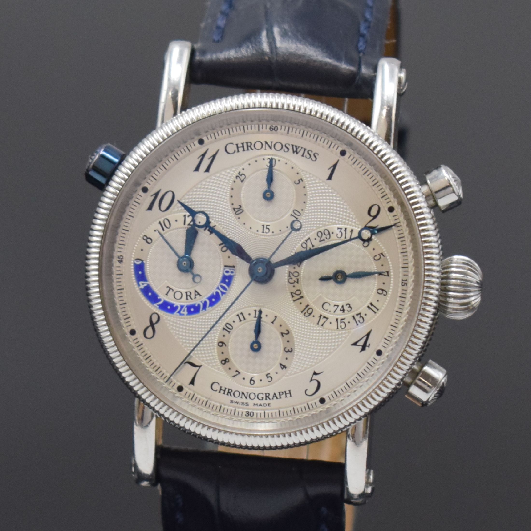 Detail a: CHRONOSWISS Armbandchronograph Modell Tora in Stahl Referenz CH 7423, Schweiz um 2005, Automatik, beids. vergl. Geh. inkl. Lederband m. Dornschl., ...