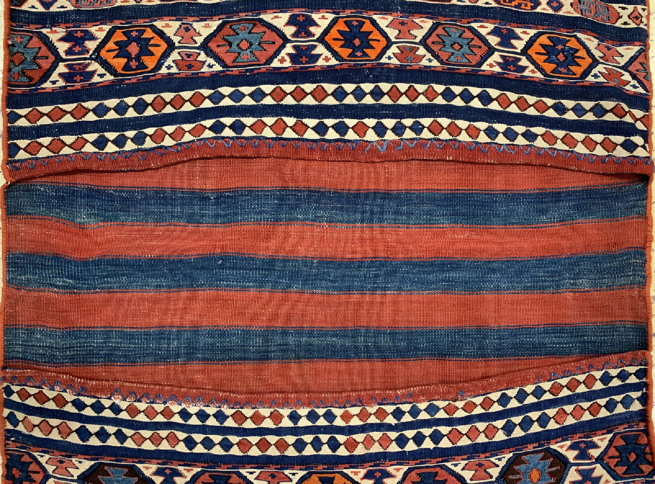 Detail c: Shahsawan Kelim-Doppeltasche , Persien, um 1920, Wolle auf Wolle, ca. 156 x 98 cm, EHZ: 2, (kleine Reparaturen)