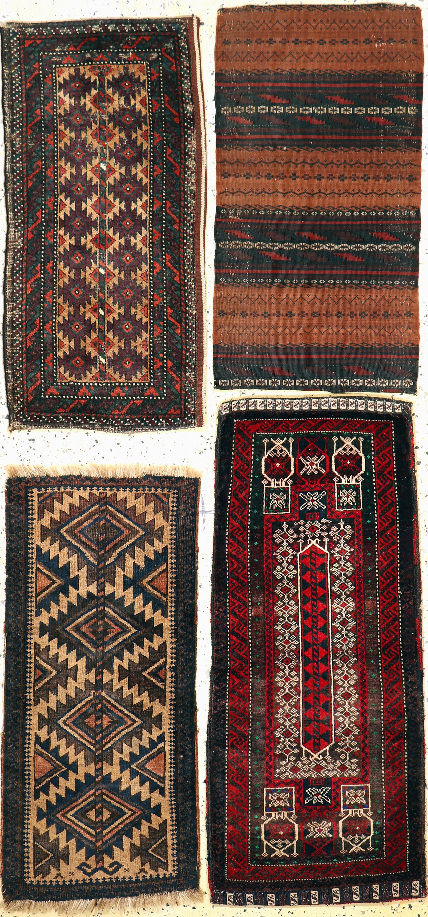 4 Belutsch Taschenfronten, Persien, um 1930/1940, Wolle auf Wolle, ca. 115 x 49 cm, EHZ: 3-4