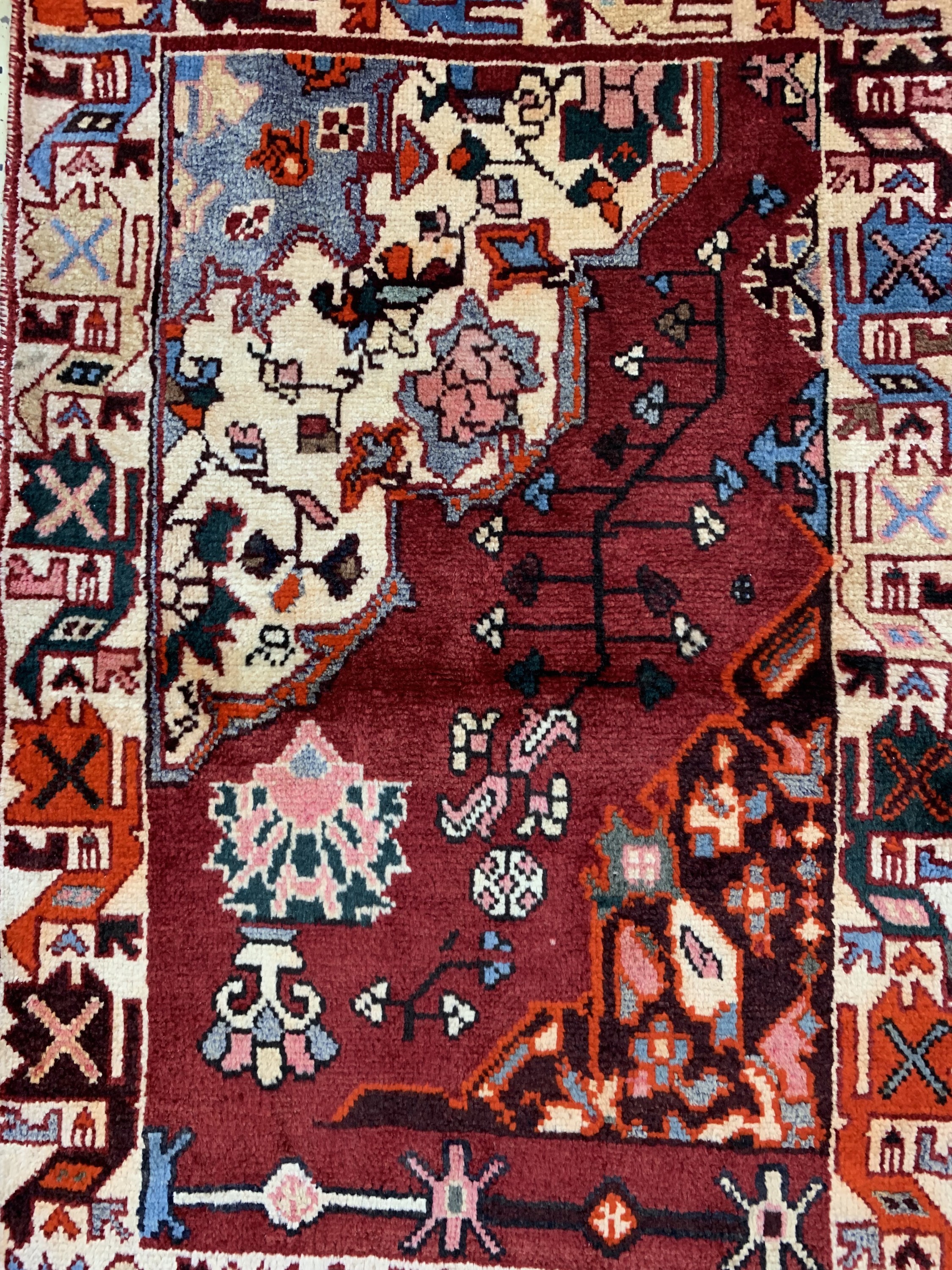 Detail e: Konvolut Bachtiar Wagireh & 2 Lori Poschtis, Persien, Wolle auf Baumwolle, ca. 120 x 74 cm & ca. 80 x 70 cm, EHZ: 2-3
