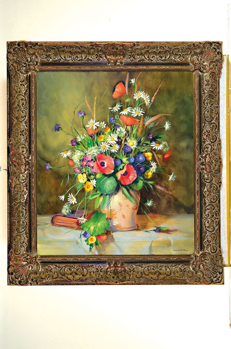 Detail k: Helmut Andreas Volkwein, 1920-2004, üppiges Blumenstillleben mit Buch, Öl/Lwd, rechts unten signiert, ca. 70x60cm, R. ca. 90x80cm, Studium an der ...