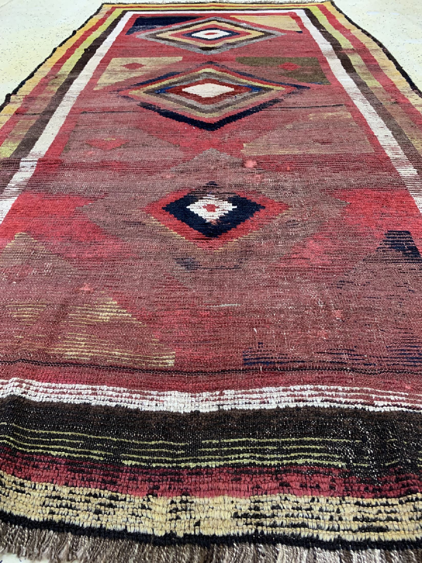 Detail e: Louri Gabbeh antik, Persien, 19.Jhd, Wolle auf Wolle, ca. 322 x 159 cm, EHZ: 3-4
