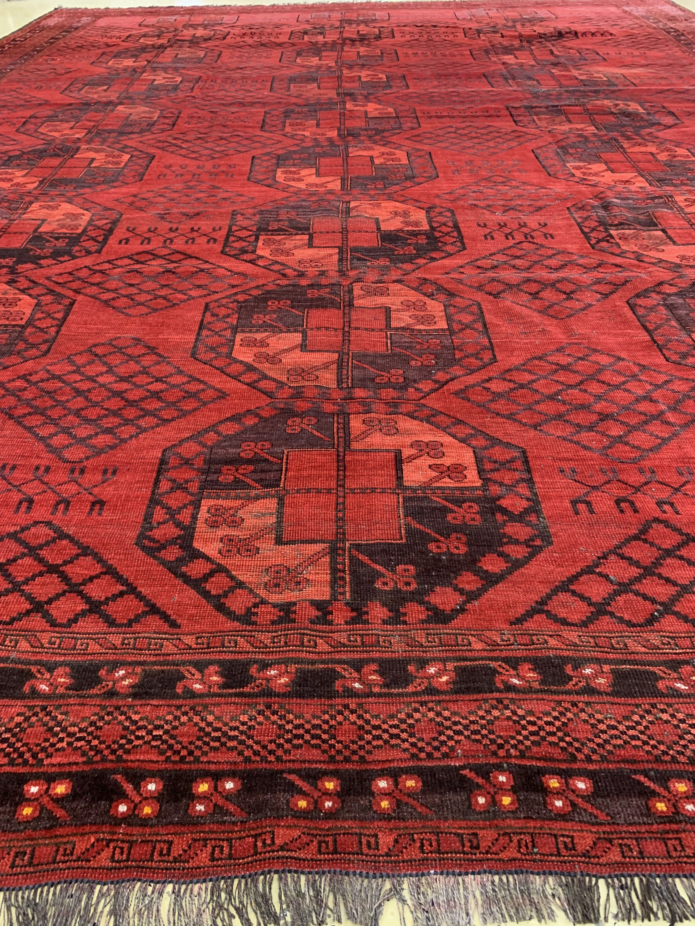 Detail e: Antiker Ersari, Turkmenistan, um 1900, Wolle auf Wolle, ca. 465 x 358 cm, EHZ: 3