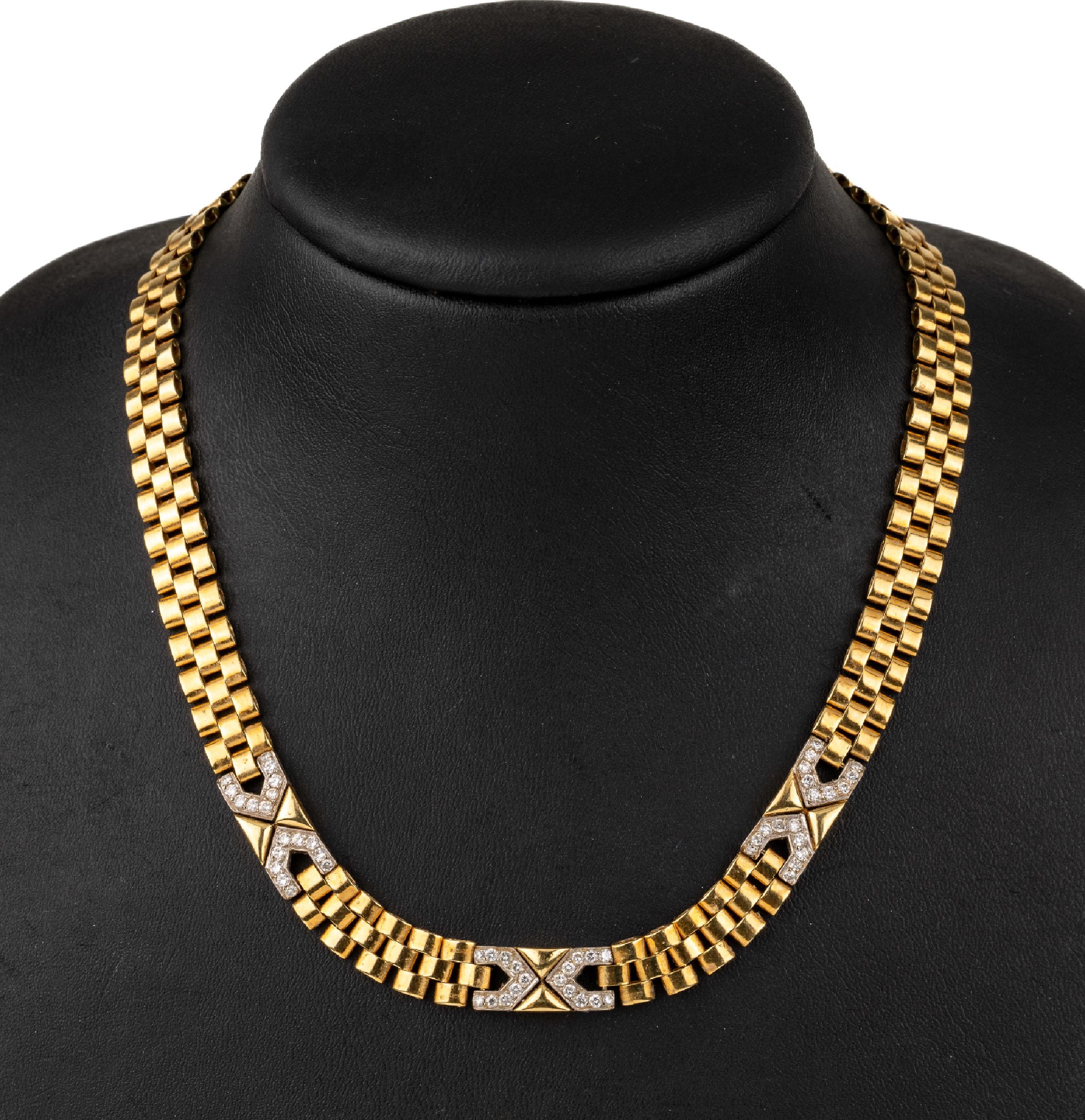 18 kt Gold Brillant-Collier, GG/WG 750/000,Backsteinoptik, 3 WG-Glieder mit insg. 54 Brillanten zus. ca. 1.08 ct Weiß/si, L. ca. 39.5 cm, ...