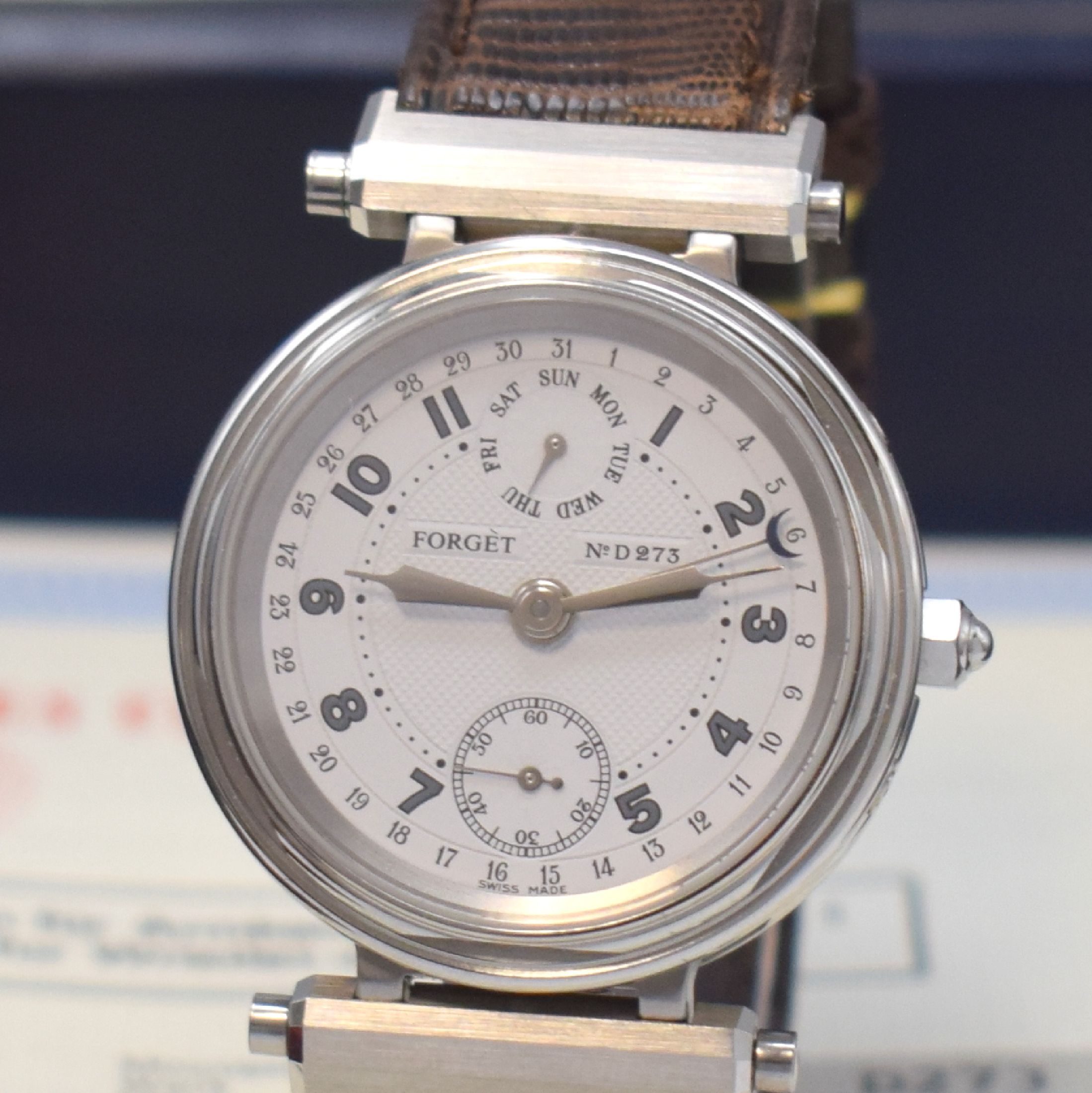 Detail a: FORGET Classic D Chronometer Herrenarmbanduhr Nr. D 273 mit Tag und Datum, Schweiz um 1991, Automatik, aufw., beids. vergl. Edelstahlgehäuse, Boden ...