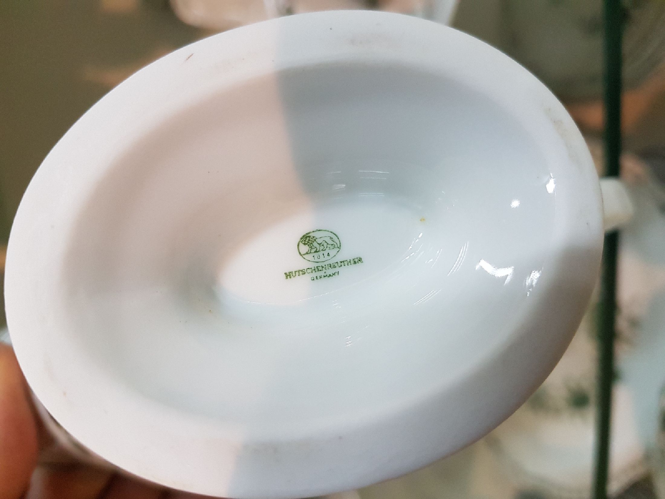 Detail q: Umfangreiches Kaffee- und Tafelservice, Hutschenreuther, grüne indische Malerei, komplett für 12 Personen: 12 Suppenteller, 12 Salatschälchen, 12 ...