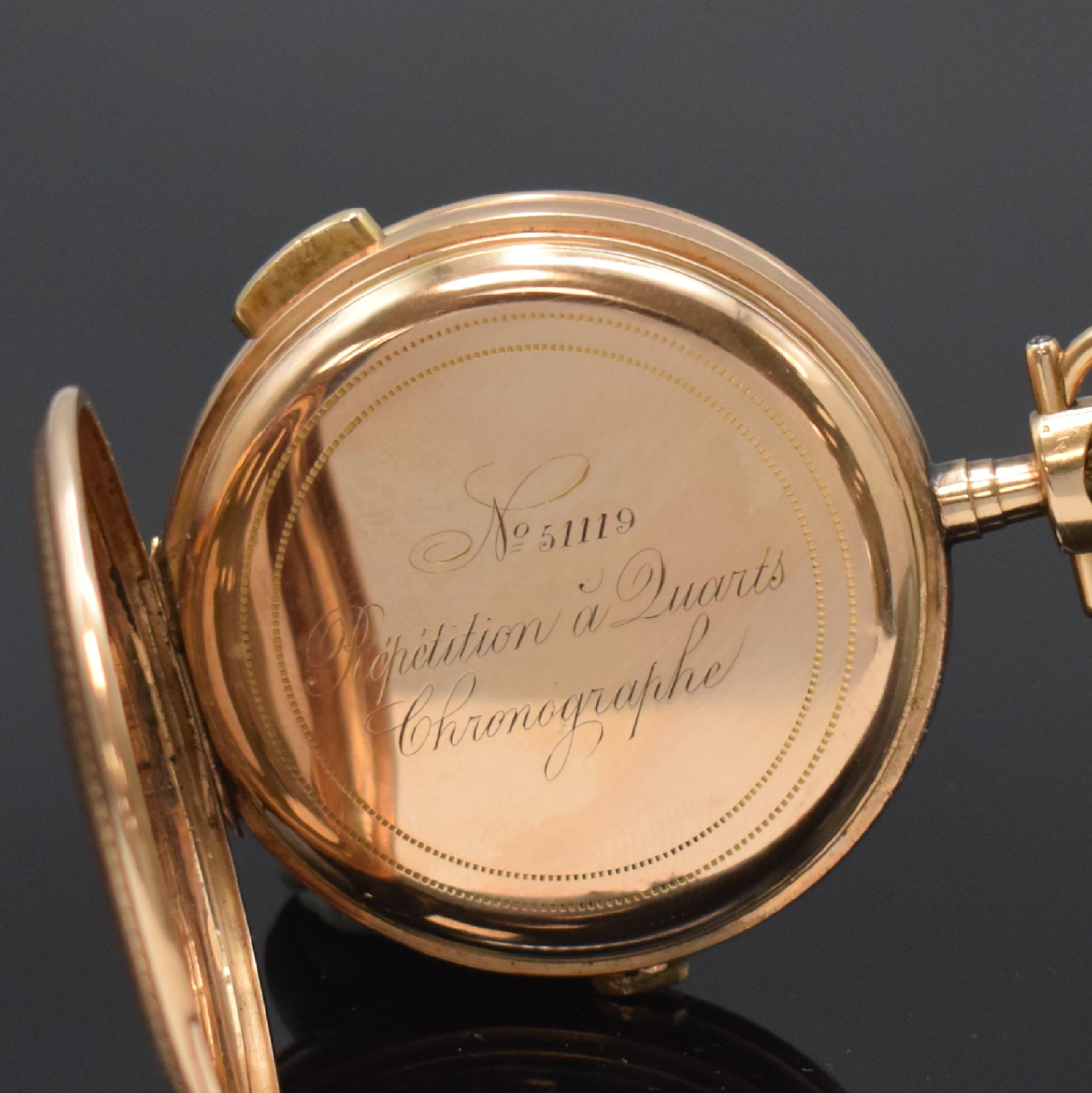 Detail e: Herrensavonette mit 1/4-Repetition und Schaltradchronograph in RG 585/000, Schweiz um 1900, Strahlen-guill. 3-Deckel Goldgeh. dell., ...