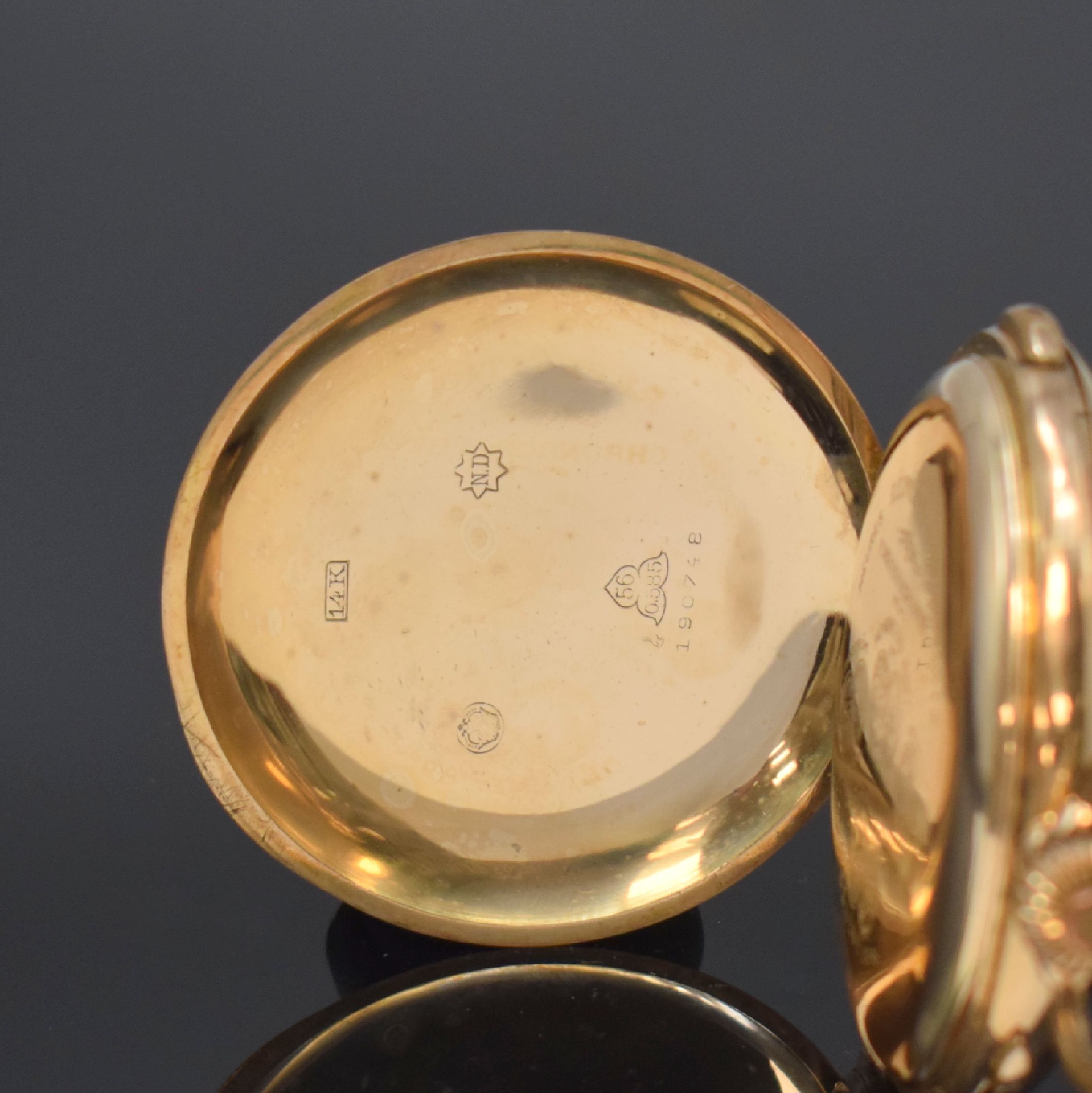 Detail b: Herrensavonette mit 1/4-Repetition und Schaltradchronograph in RG 585/000, Schweiz um 1900, glattes 3-Deckel Goldgeh. dell., Emailzifferbl. m. arab. ...