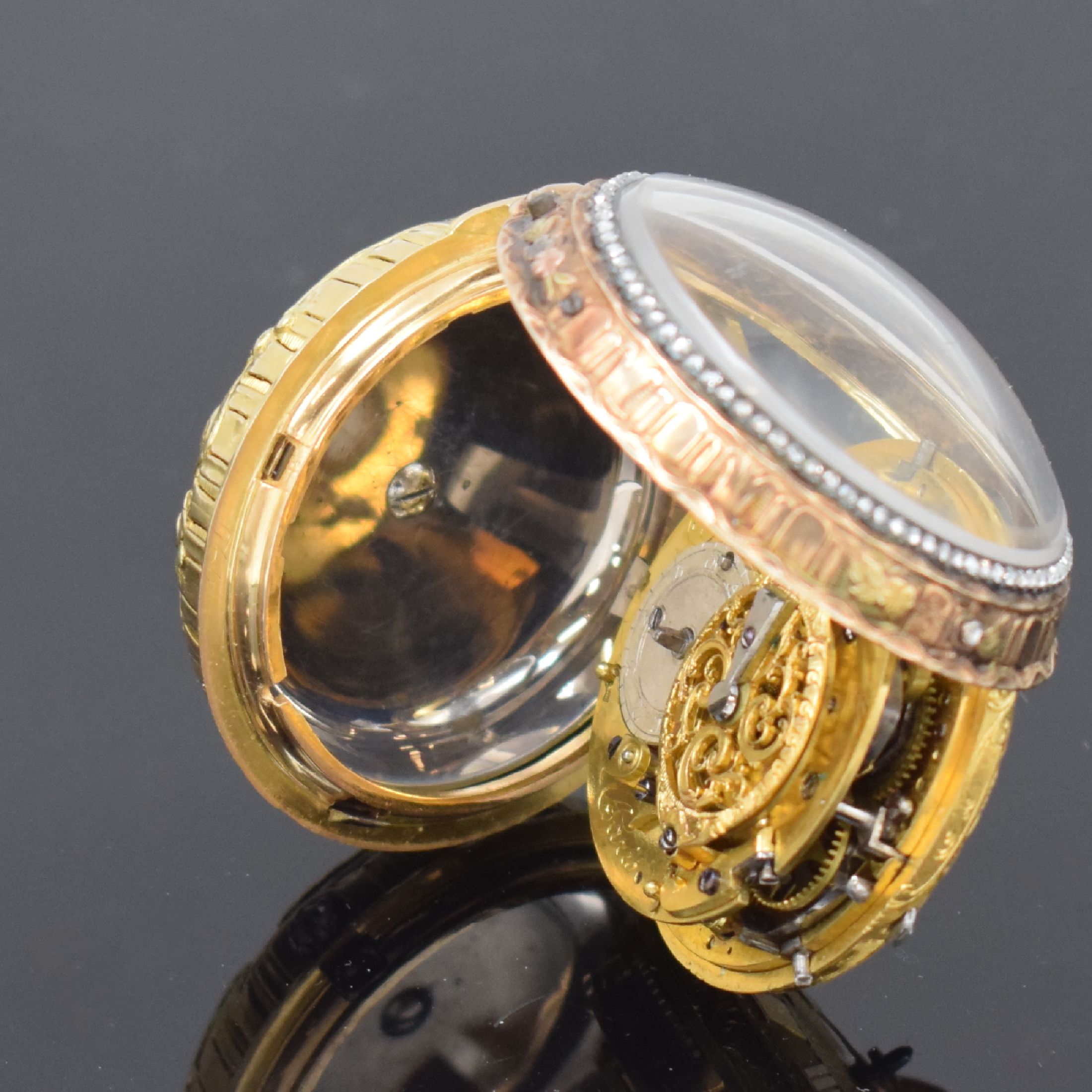 Detail f: ROMILLY A Paris Spindeltaschenuhr mit 1/4- Stunden-Repetition, Frankreich um 1790, aufw. 18k Goldgeh. reich verz., Glasrand, Bügel und Öffnungsdr. ...