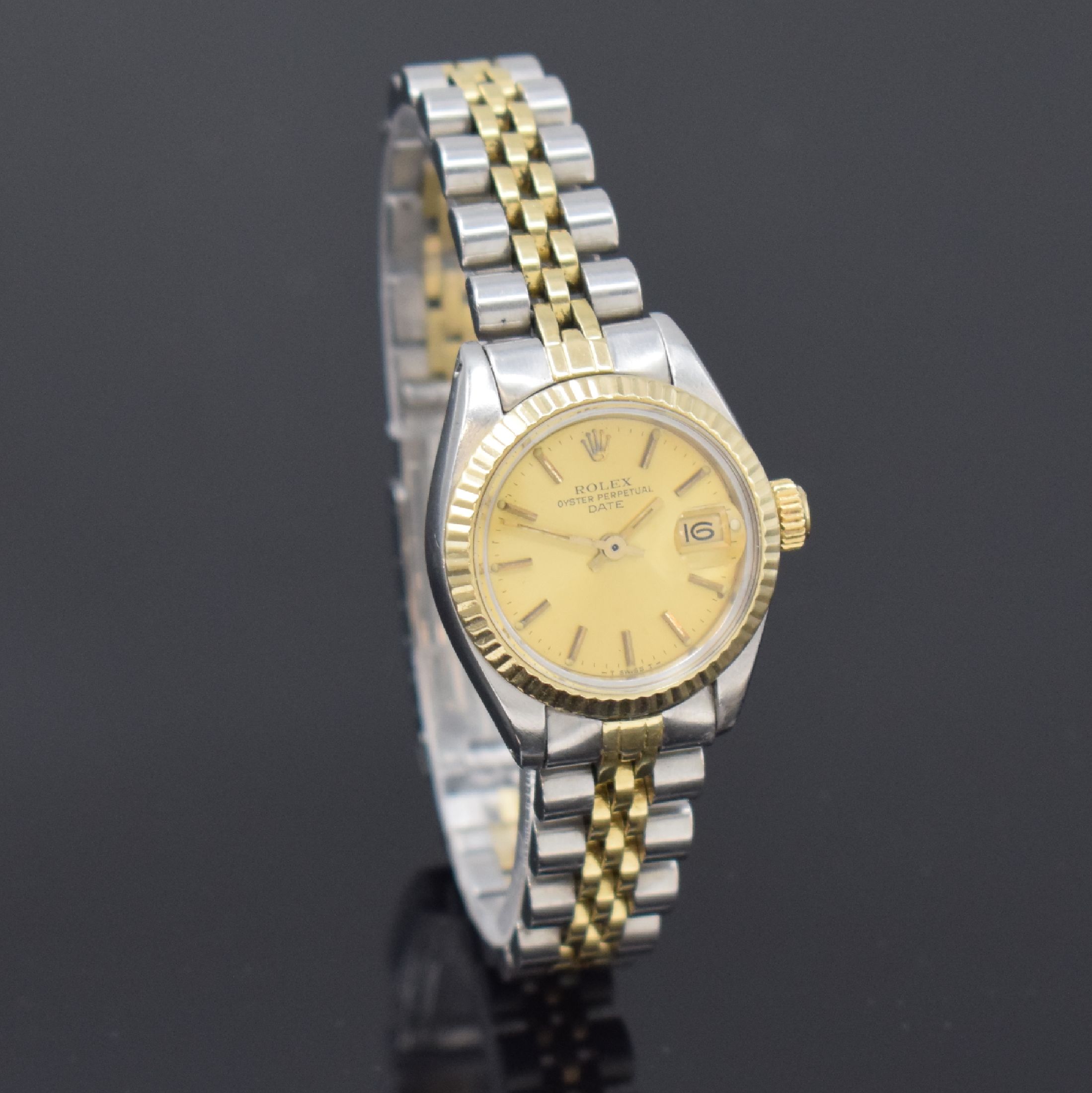 Detail b: ROLEX Date Damenarmbanduhr in Stahl/Gold Referenz 6917, Schweiz um 1982, Automatik, verschr. Oystergeh. an Jubileeband m. Faltschl., geriffelte ...
