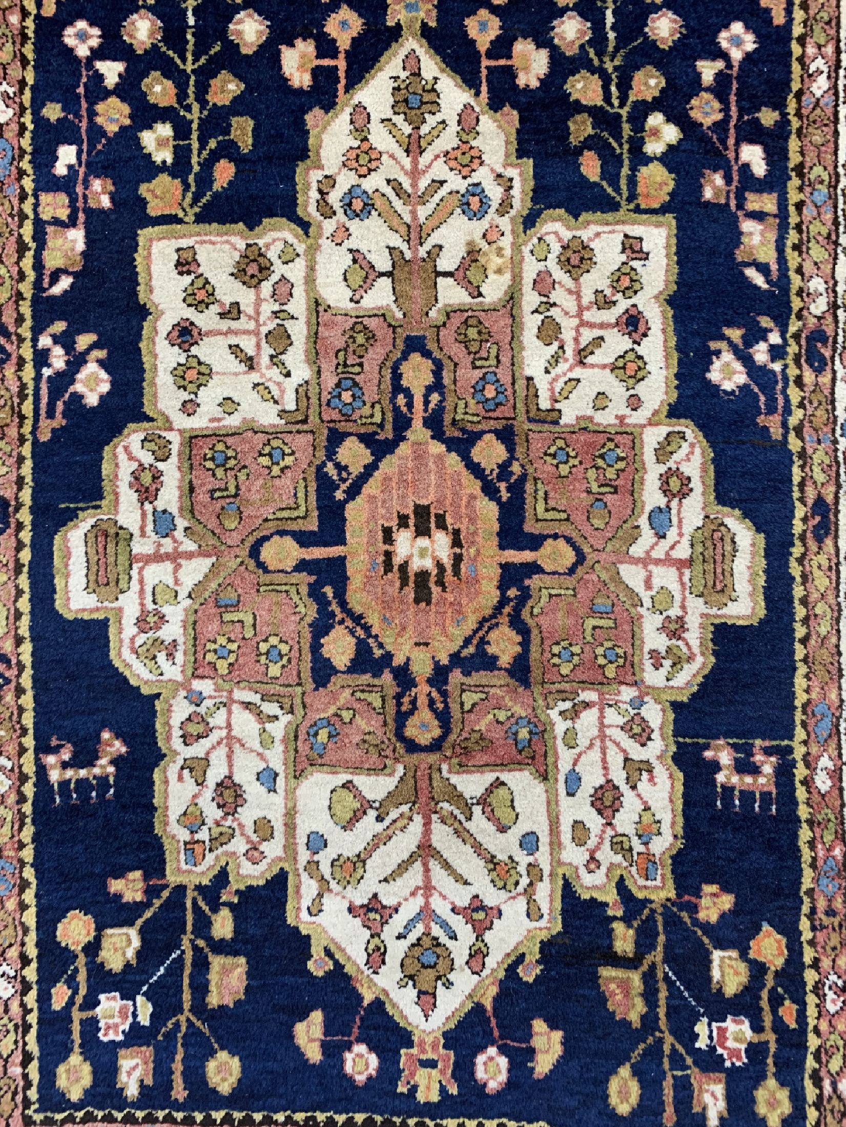 Detail b: Meschgin antik, Persien, datiert 1330(1907), Wolle auf Wolle, ca. 250 x 110 cm,EHZ: 2