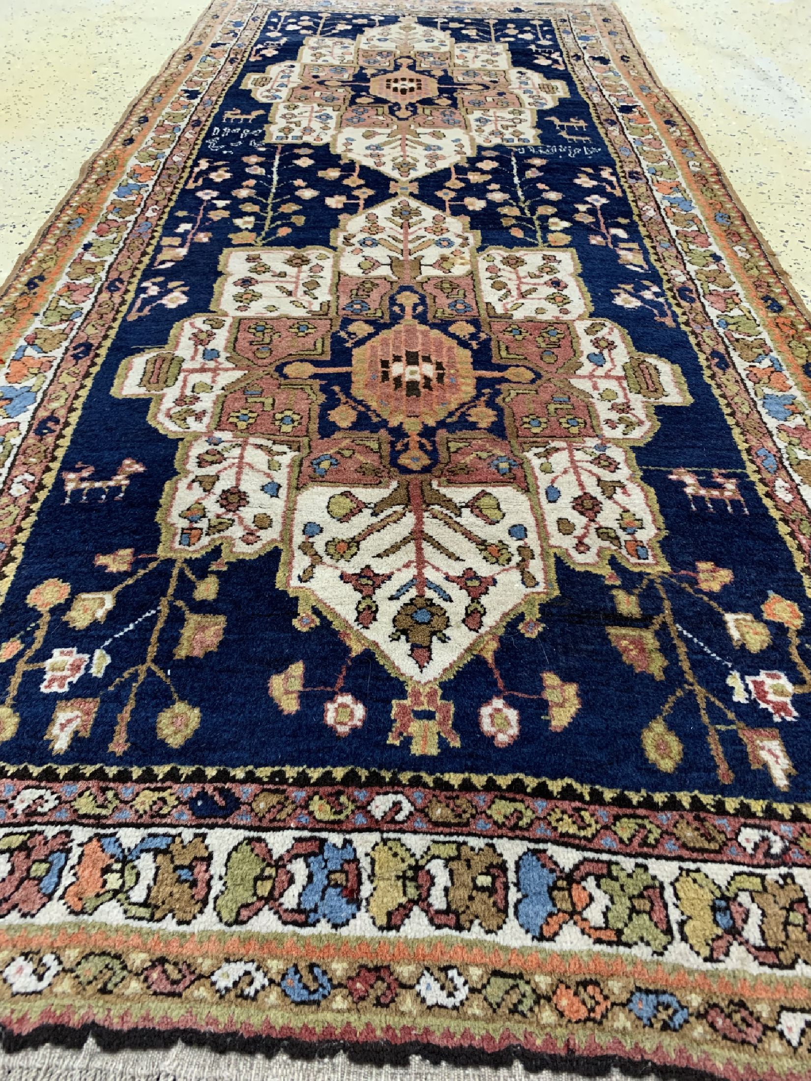 Detail d: Meschgin antik, Persien, datiert 1330(1907), Wolle auf Wolle, ca. 250 x 110 cm,EHZ: 2