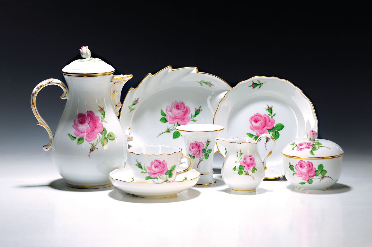 Kaffeeservice, Meissen, 2. Hälfte 20. Jh., 2. Wahl, komplett für 6 Personen, Kaffeekanne, Zuckerdose, Milchkännchen, sechs Kaffeetassen mit ...
