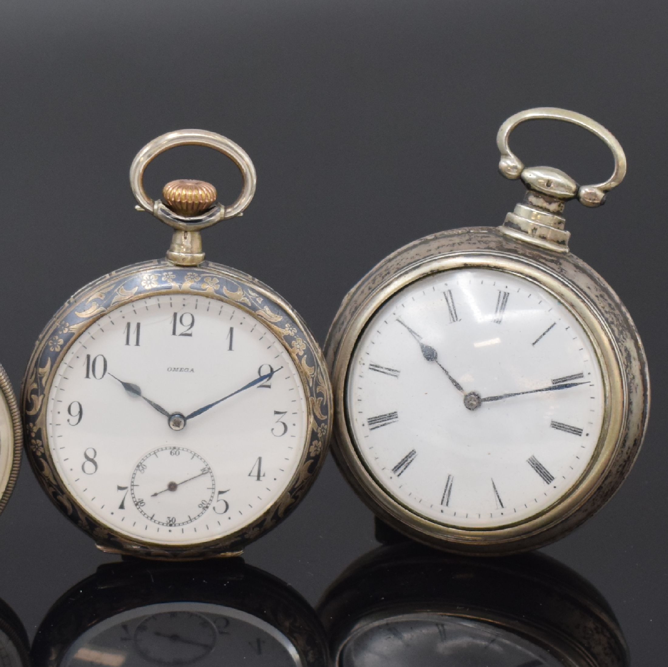 Detail b: Set OMEGA / IWC und 2 weitere Silber -Taschenuhren, Schweiz um 1820 bis 1930, offene Omega im Tula-Gehäuse besch., Emailzifferbl. riss., gebl. ...