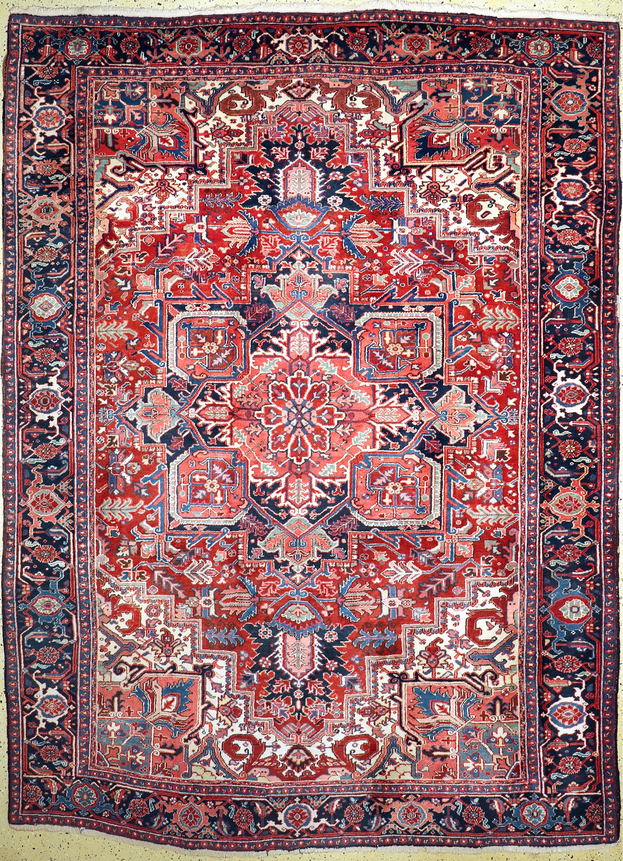 Heriz alt, Persien, um 1960, Wolle auf Baumwolle, ca. 353 x 259 cm, EHZ: 2