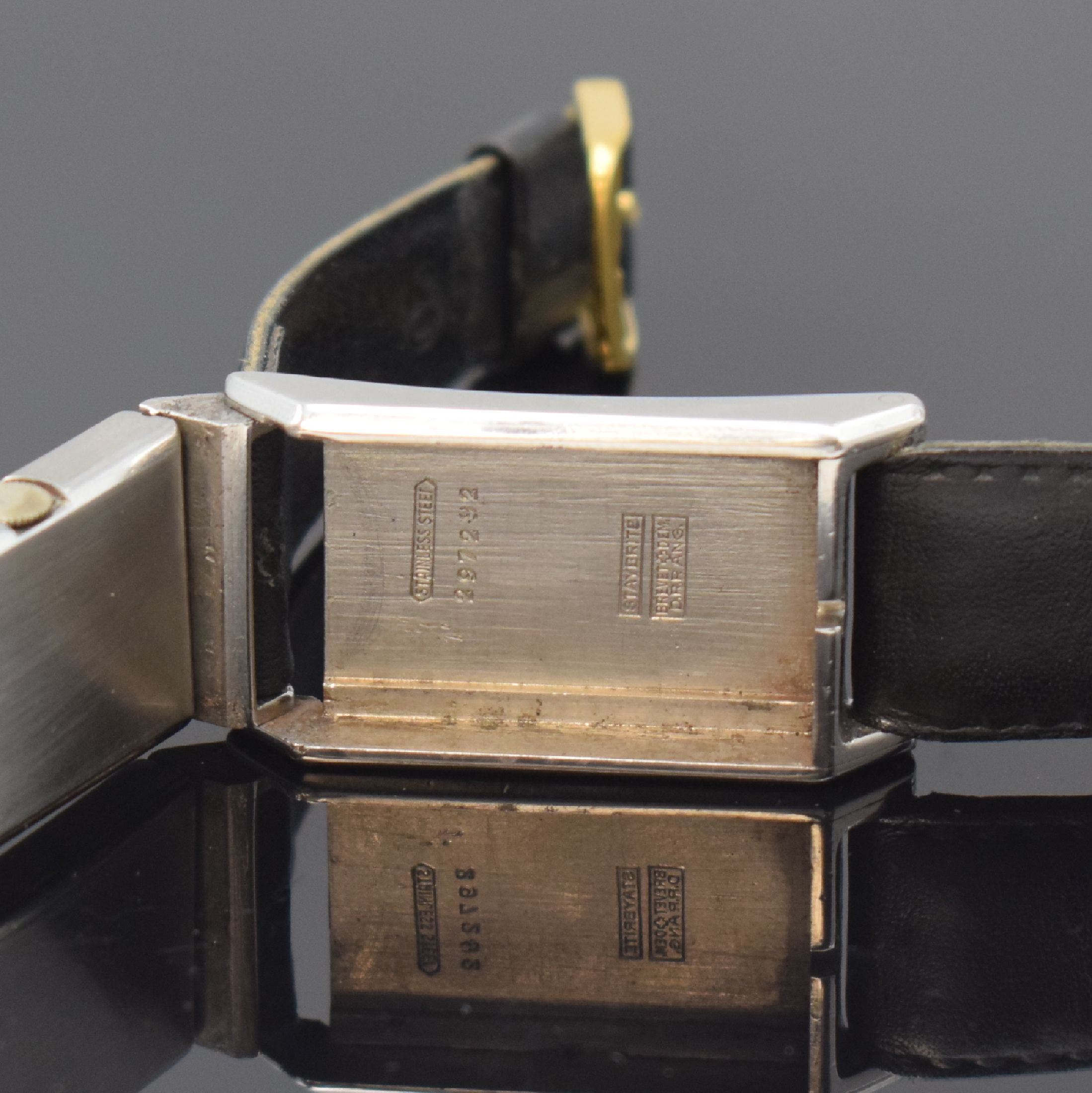 Detail c: ARCADIA seltene frühe Wende-Armbanduhr in Stahl, Schweiz um 1940, Handaufzug, rechteck. Geh., im Innenteil in der 12/6-Achse um 180 Grad zu drehen, ...