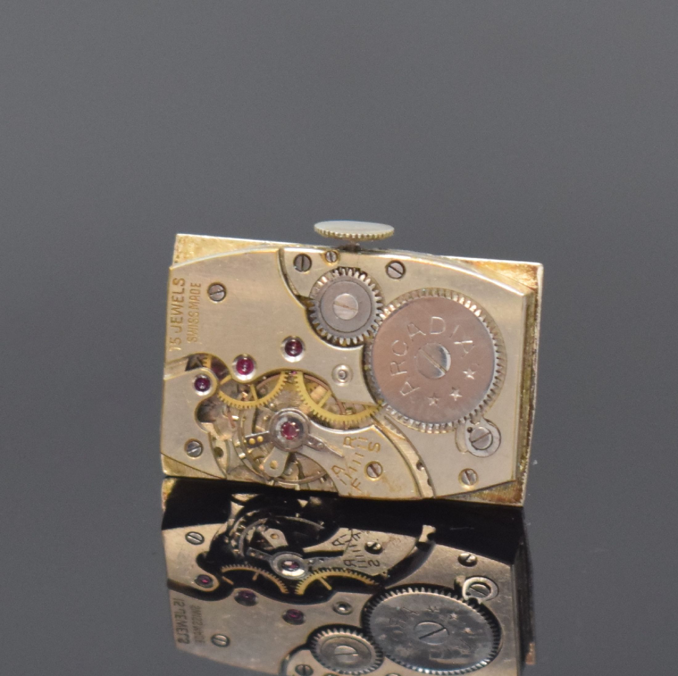 Detail e: ARCADIA seltene frühe Wende-Armbanduhr in Stahl, Schweiz um 1940, Handaufzug, rechteck. Geh., im Innenteil in der 12/6-Achse um 180 Grad zu drehen, ...