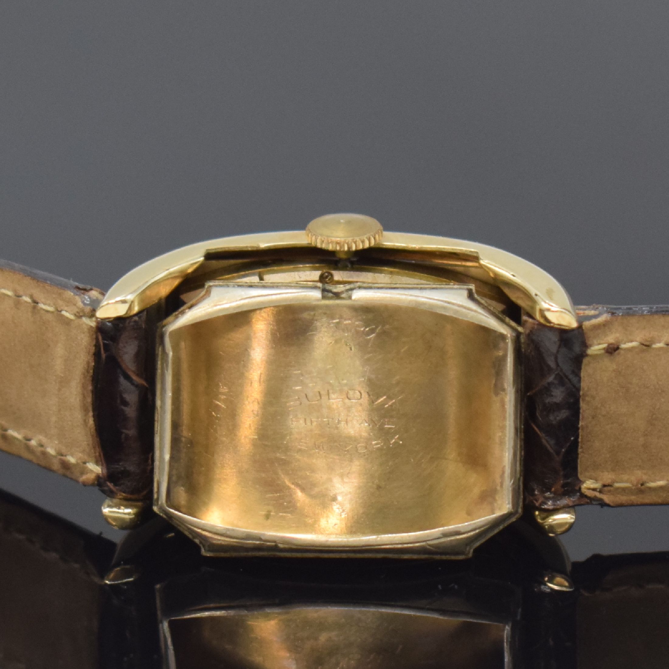 Detail e: BULOVA Drivers und 3 weitere vergoldete Armbanduhren, USA um 1940, Handaufzug, 2- tlg. Gehäuse m. aufgedr. Böden, 1 x m. Monogramm-Grav., 3 x 10k ...