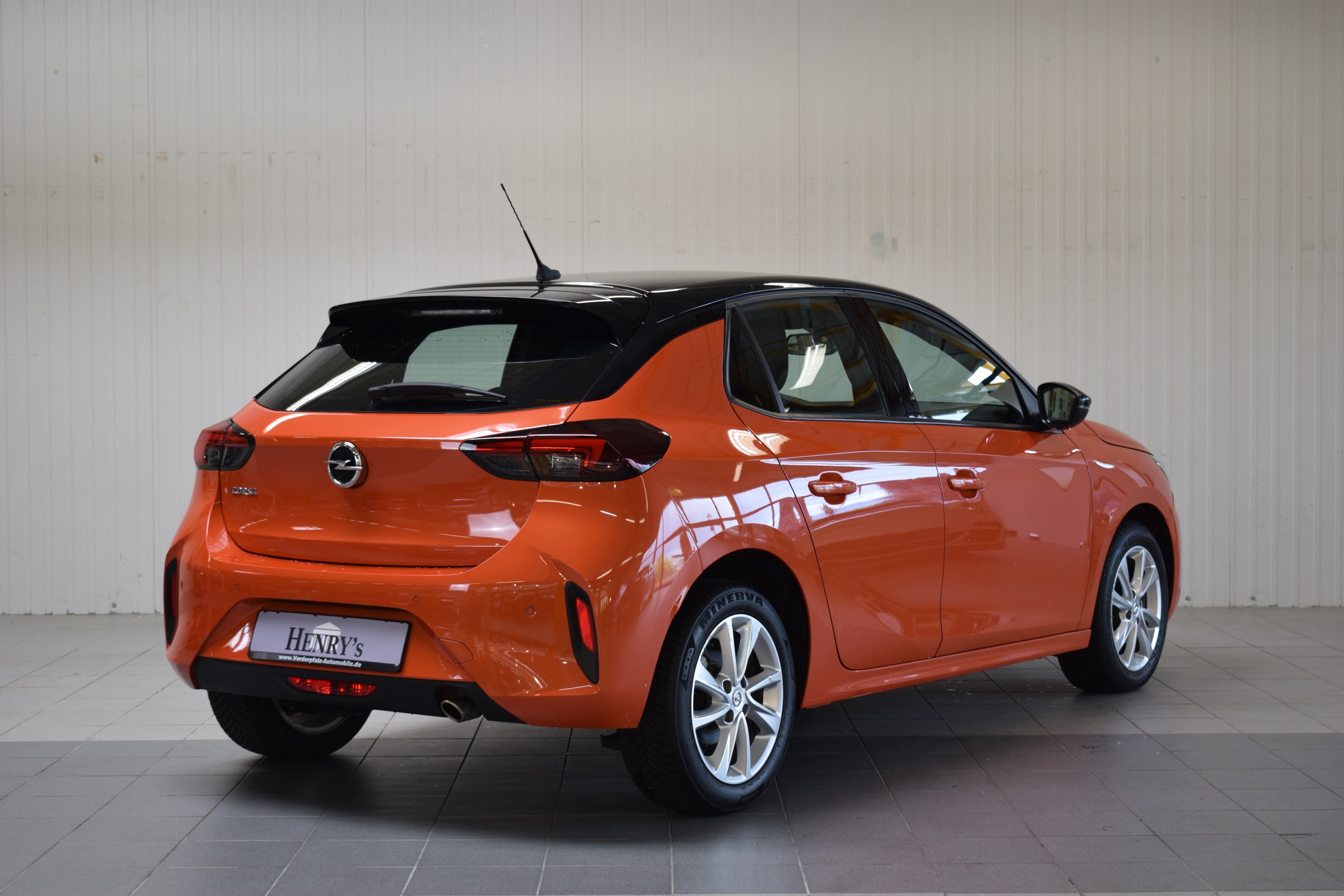 Detail e: Opel Corsa 1.2 GS-Line, EZ 12/2020, Laufleistung 61.700km, 74kW/101 PS, HU abgelaufen, Schaltgetriebe, Orange, Teilleder schwarz, Navigationssystem, ...
