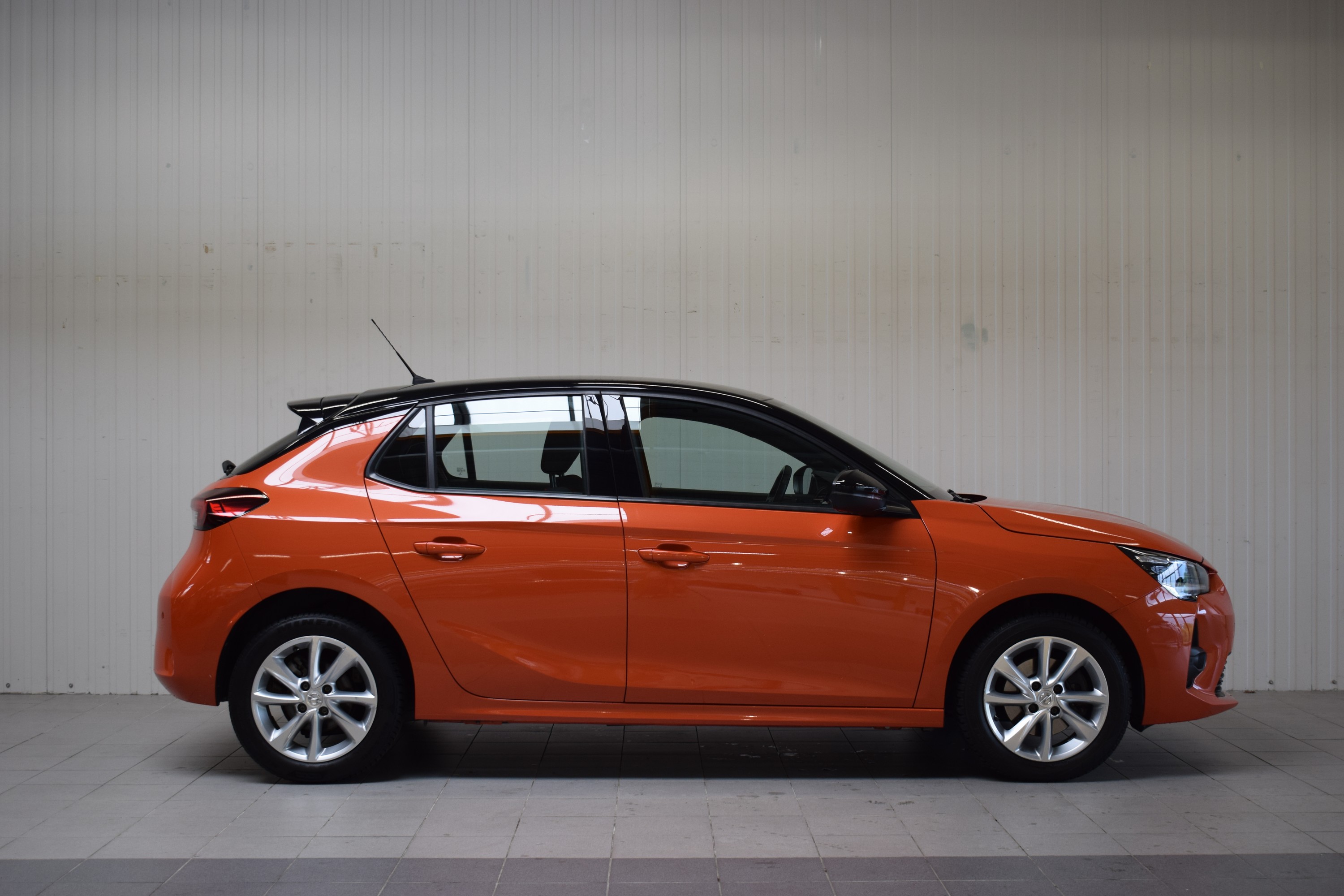 Detail g: Opel Corsa 1.2 GS-Line, EZ 12/2020, Laufleistung 61.700km, 74kW/101 PS, HU abgelaufen, Schaltgetriebe, Orange, Teilleder schwarz, Navigationssystem, ...
