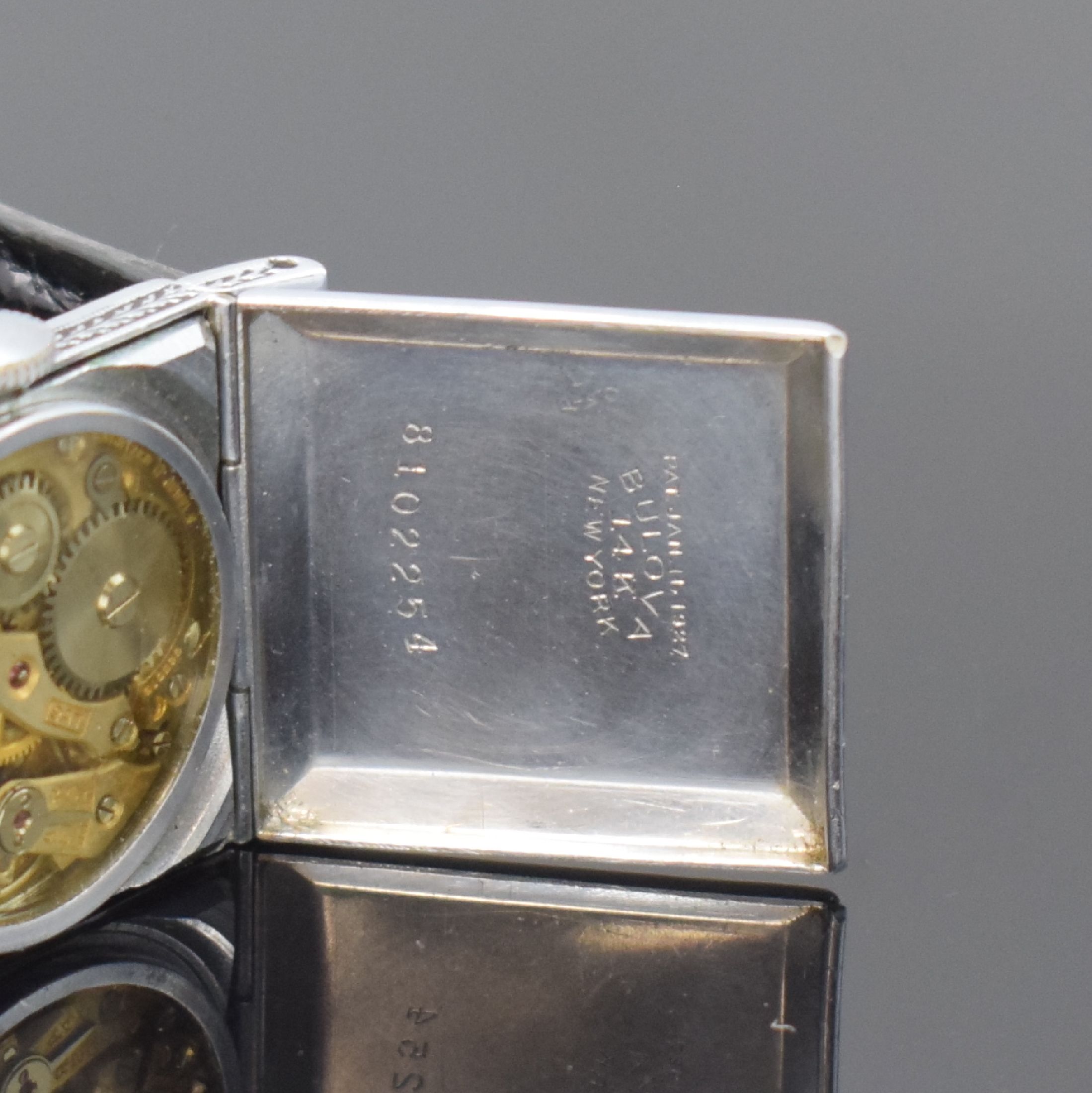 Detail e: BULOVA seltene frühe Armbanduhr mit beweglichen Anstößen in WG/GG 585/000, USA um 1930, Handaufzug, aufw. Scharniergeh., seitl. u. auf den ...