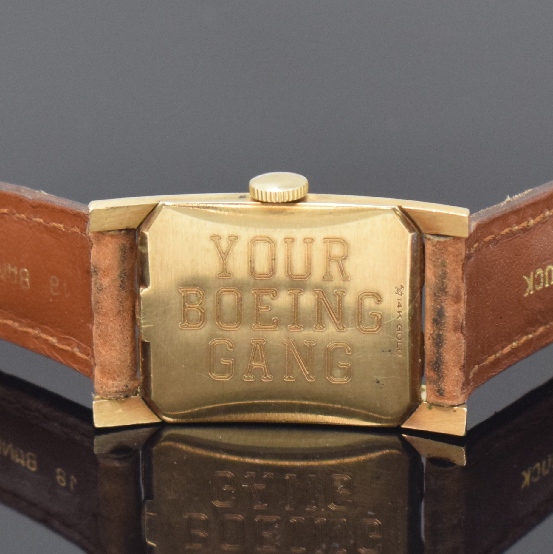 Detail c: LORD ELGIN rechteckige Armbanduhr in GG 585/000, USA um 1945, Handaufzug, 2-tlg. Geh., Boden mit Widmungsgrav. aufgedr., silb. Zifferbl. pat., gold. ...