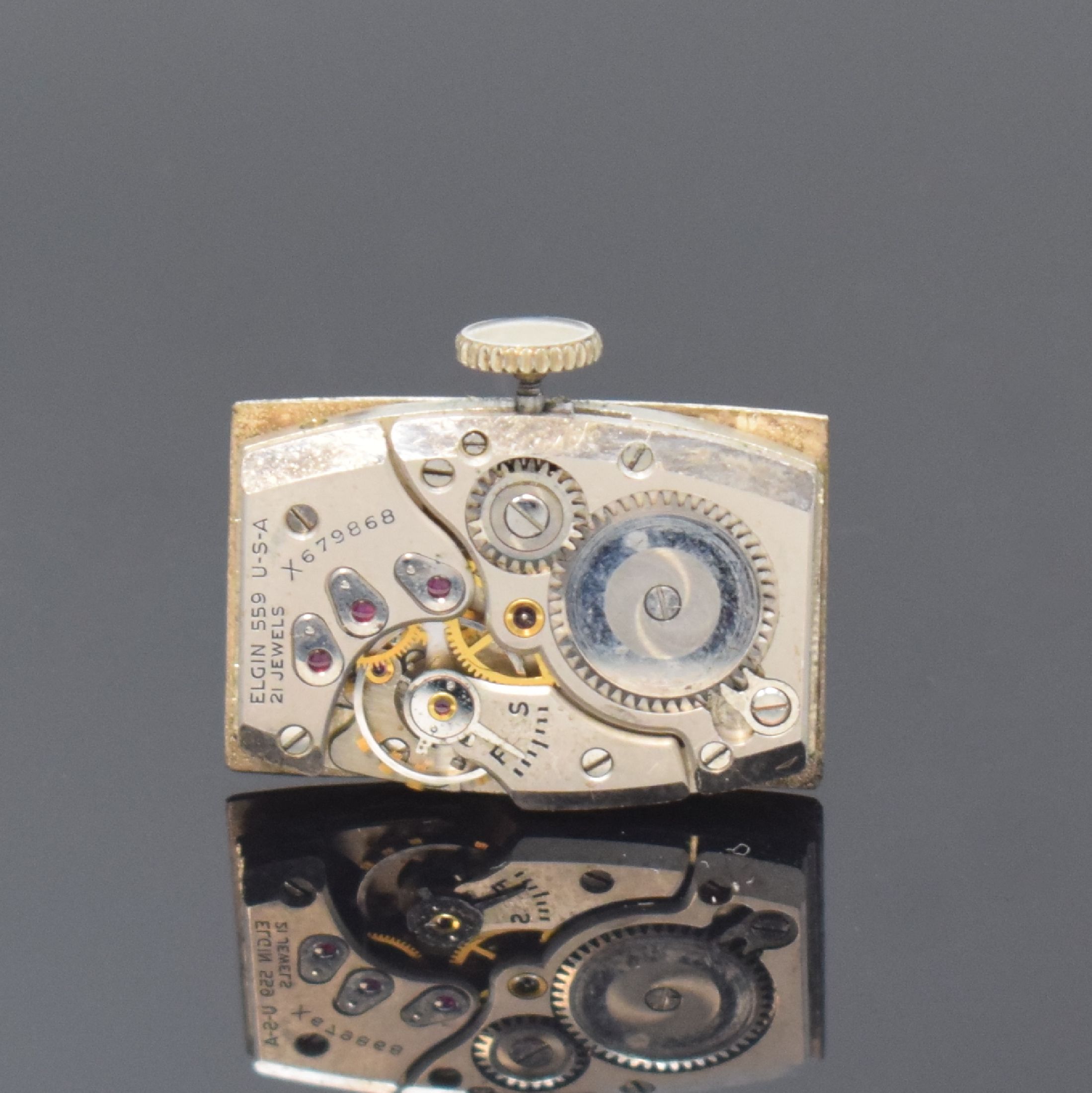 Detail d: ELGIN rechteckige Armbanduhr in Palladium, USA um 1938, Handaufzug, 2-tlg. Geh., Boden aufgedr., silb. Zifferbl. rest., gebl. Zeiger teilw. später, ...