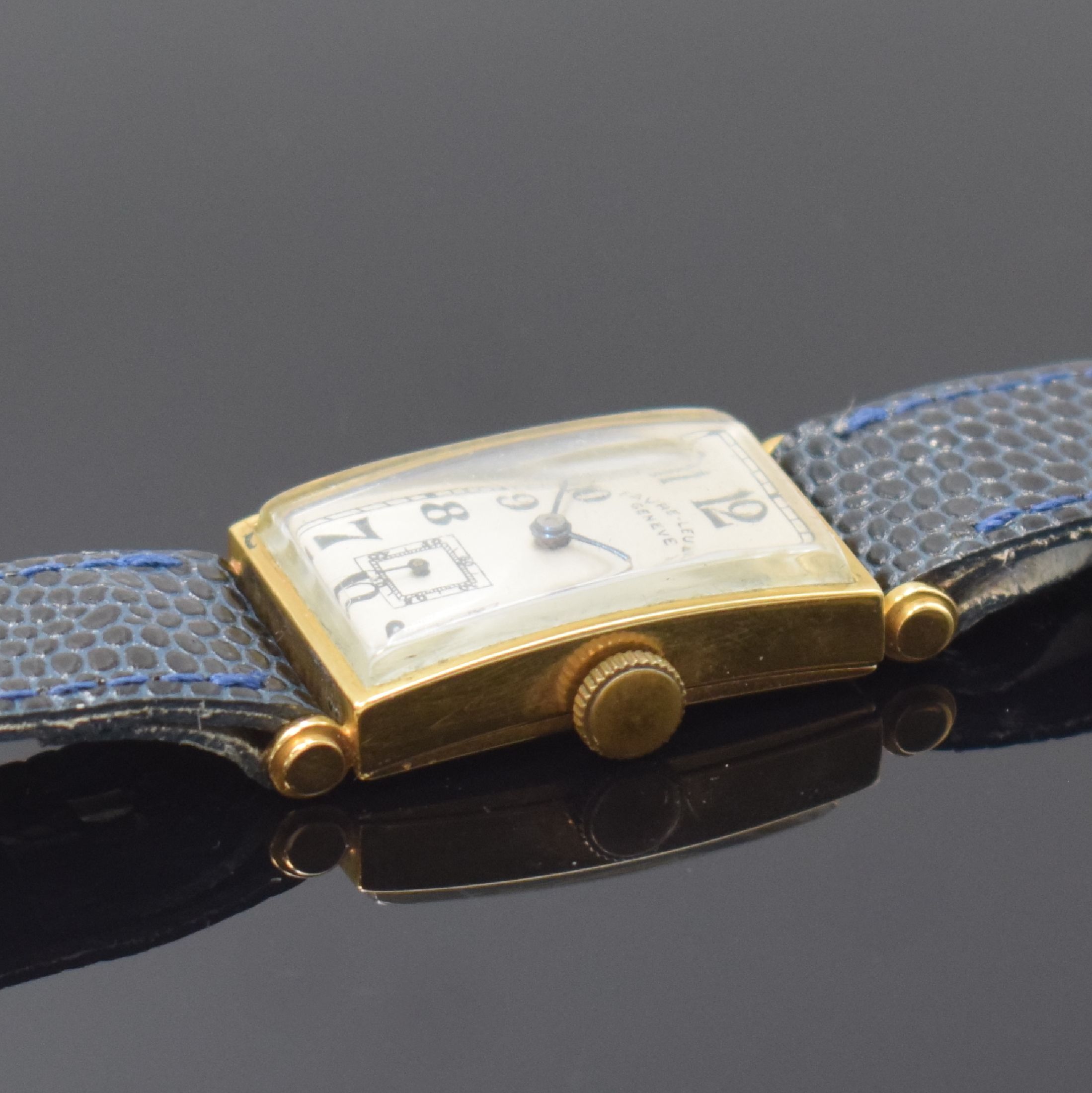 Detail b: FAVRE LEUBA rechteckige Armbanduhr in GG 750/000, Schweiz um 1940, Handaufzug, 2-tlg. Geh., Boden aufgedr., silb. Zifferbl. rest., gebl. Zeiger, ...