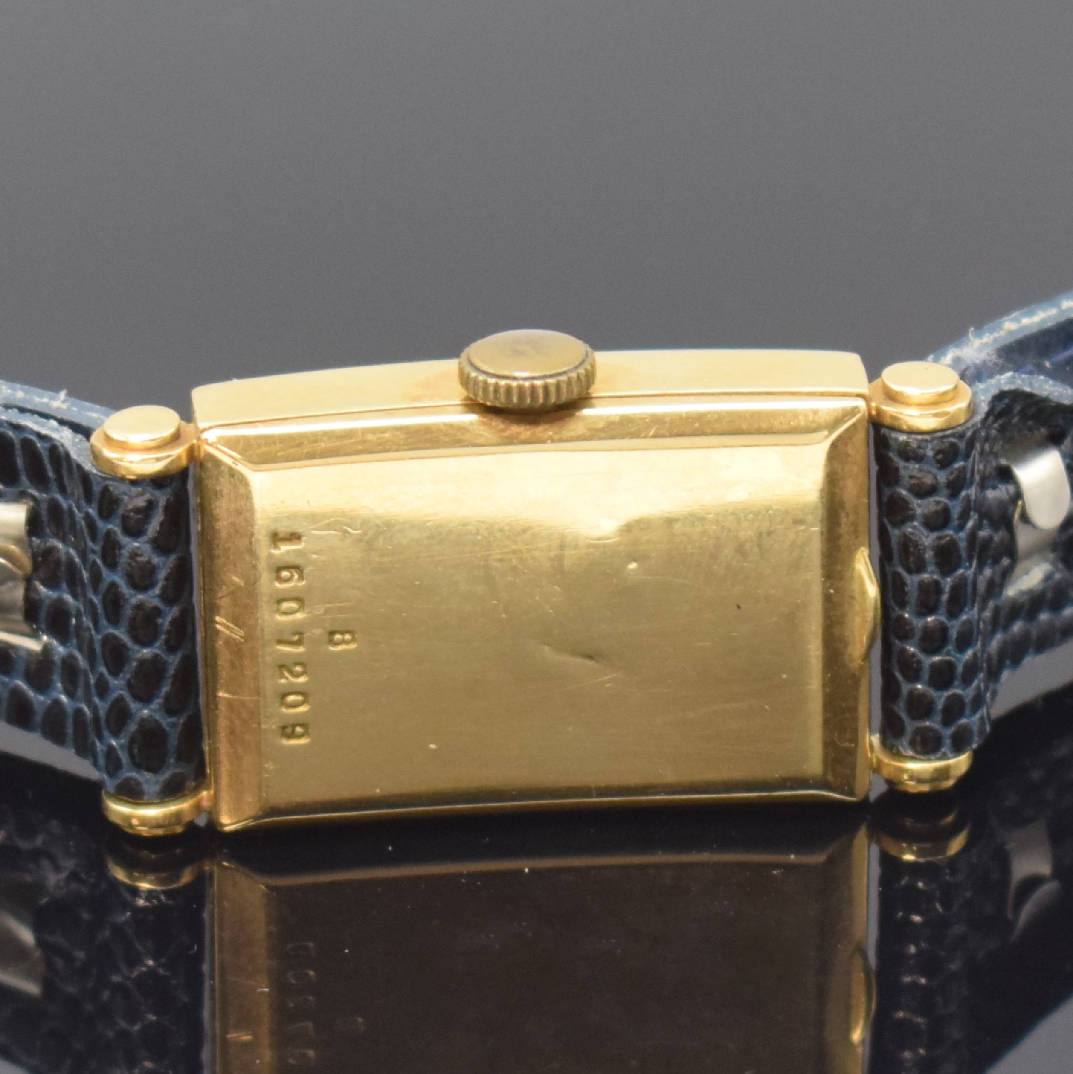 Detail c: FAVRE LEUBA rechteckige Armbanduhr in GG 750/000, Schweiz um 1940, Handaufzug, 2-tlg. Geh., Boden aufgedr., silb. Zifferbl. rest., gebl. Zeiger, ...