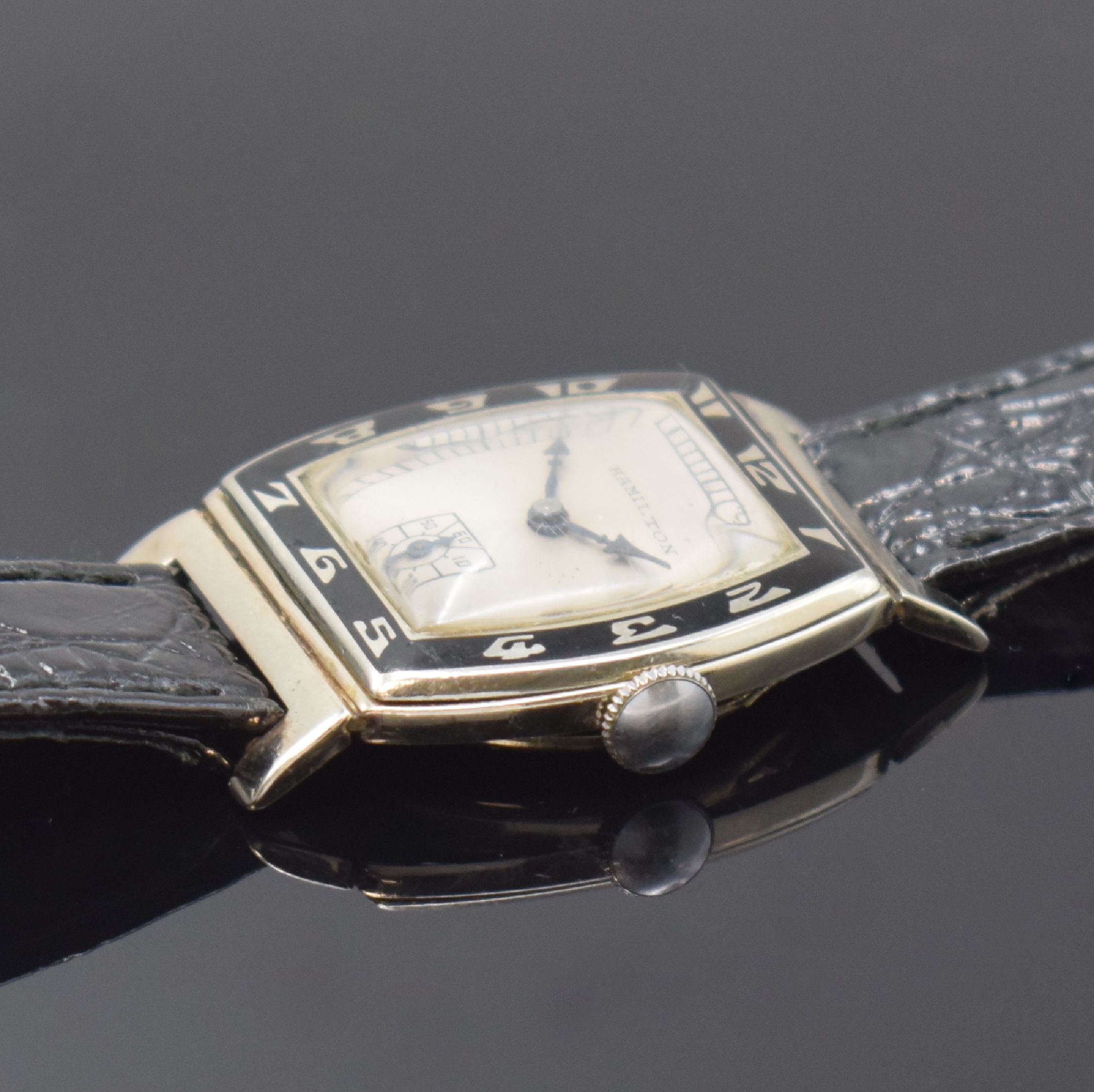 Detail b: HAMILTON Coronado seltene Art-Deco Armbanduhr in 14k Weißgold, USA um 1930, Handaufzug, Tonneau-Geh. m. beweglichen Anstößen, in schwarzer ...