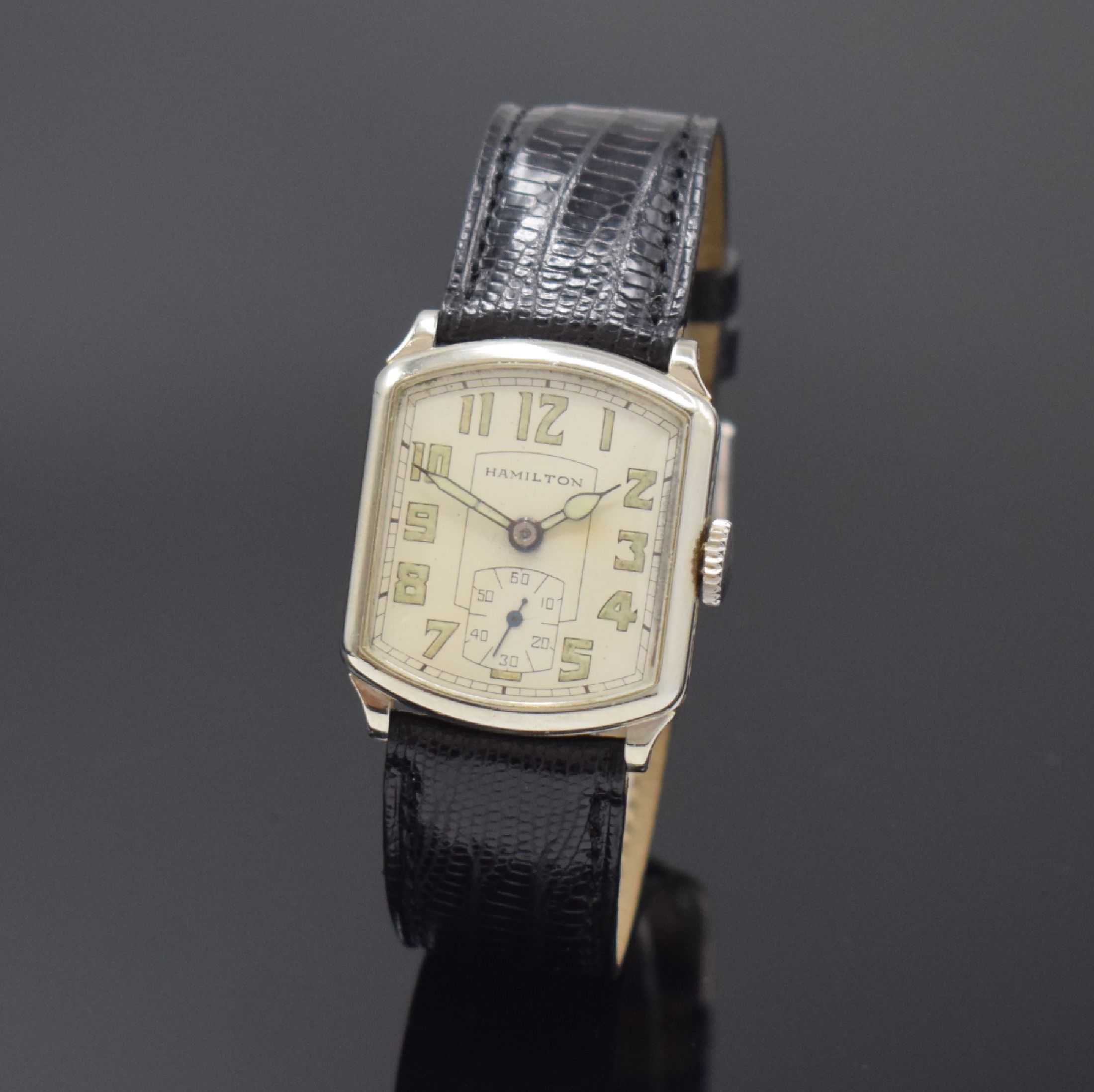 HAMILTON Armbanduhr in 14k Weißgold, USA um 1930, Handaufzug, 3-tlg. Geh., Boden u. Glasrand aufgedr., silb. Zifferbl. m. arab. Leuchtzahlen, gebl. ...