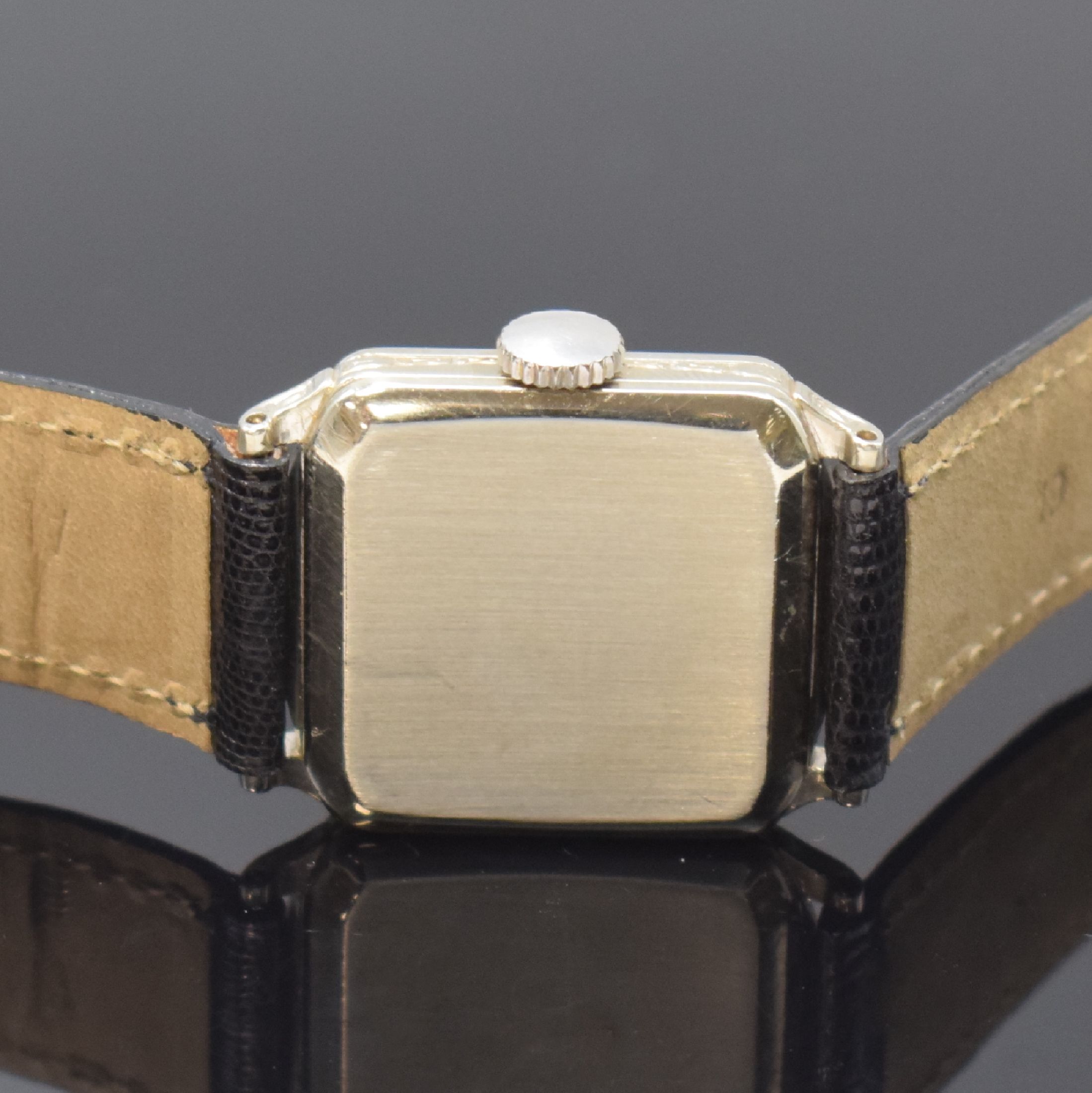 Detail c: HAMILTON Armbanduhr in 14k Weißgold, USA um 1930, Handaufzug, 3-tlg. Geh., Boden u. Glasrand aufgedr., silb. Zifferbl. m. arab. Leuchtzahlen, gebl. ...