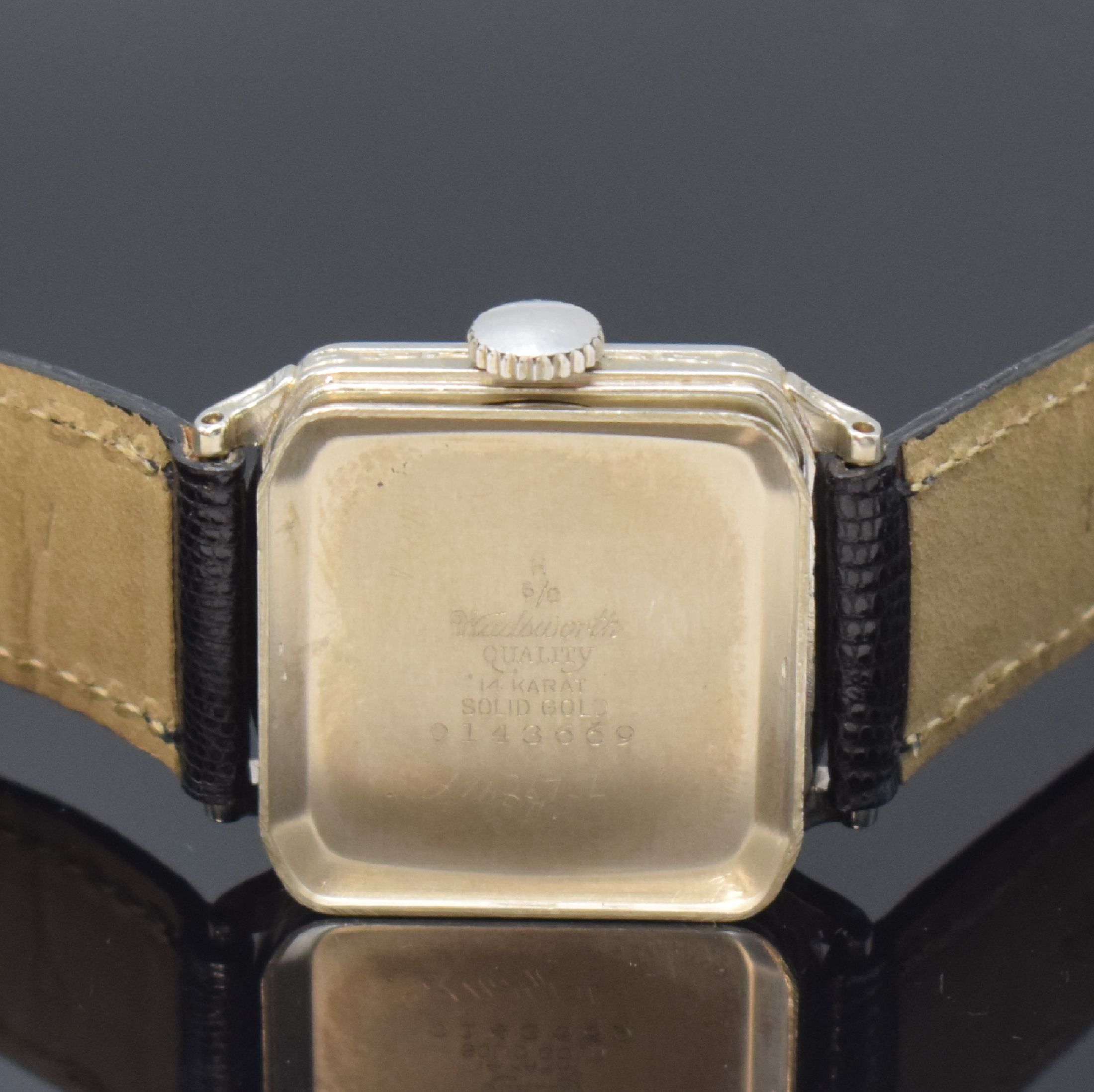 Detail e: HAMILTON Armbanduhr in 14k Weißgold, USA um 1930, Handaufzug, 3-tlg. Geh., Boden u. Glasrand aufgedr., silb. Zifferbl. m. arab. Leuchtzahlen, gebl. ...