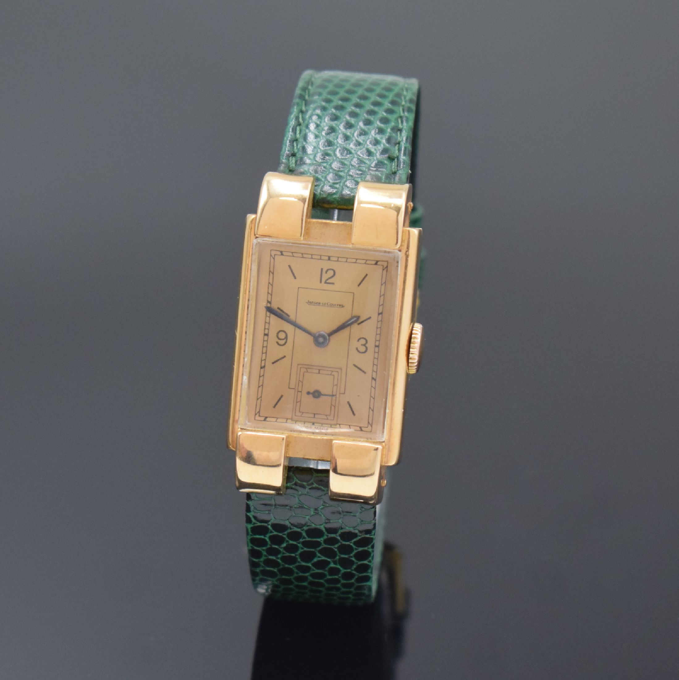 Jaeger-LeCoultre rechteckige Armbanduhr in Rotgold 750/000, Schweiz / Frankreich um 1940, Handaufzug, 2-tlg. französisches Geh. m. ausgefallenen ...